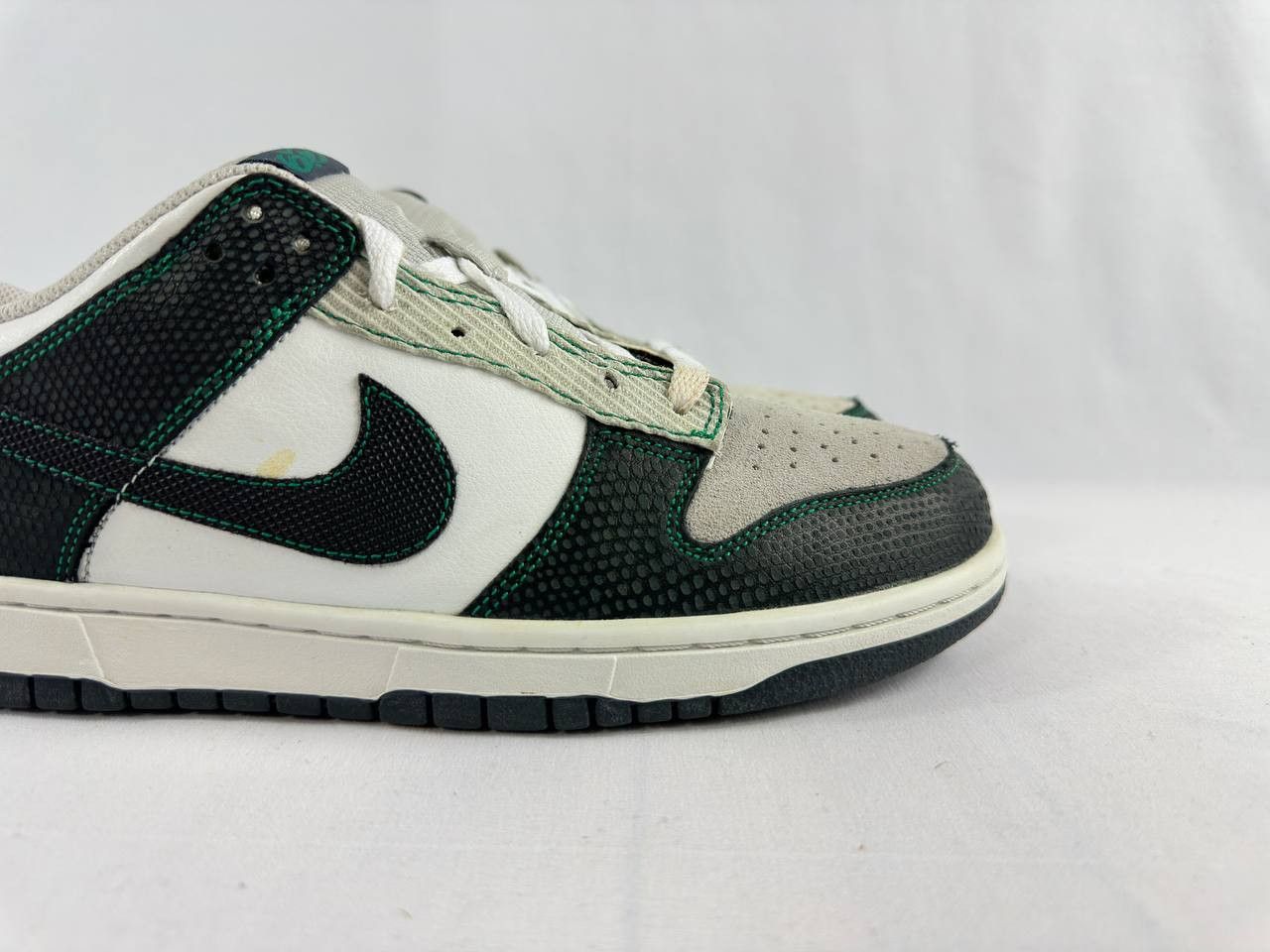 Nike Nike Dunk Low 6.0 'Black Snakeskin Green' 2010 Size US 9.5 / EU 42-43 - 3 Thumbnail