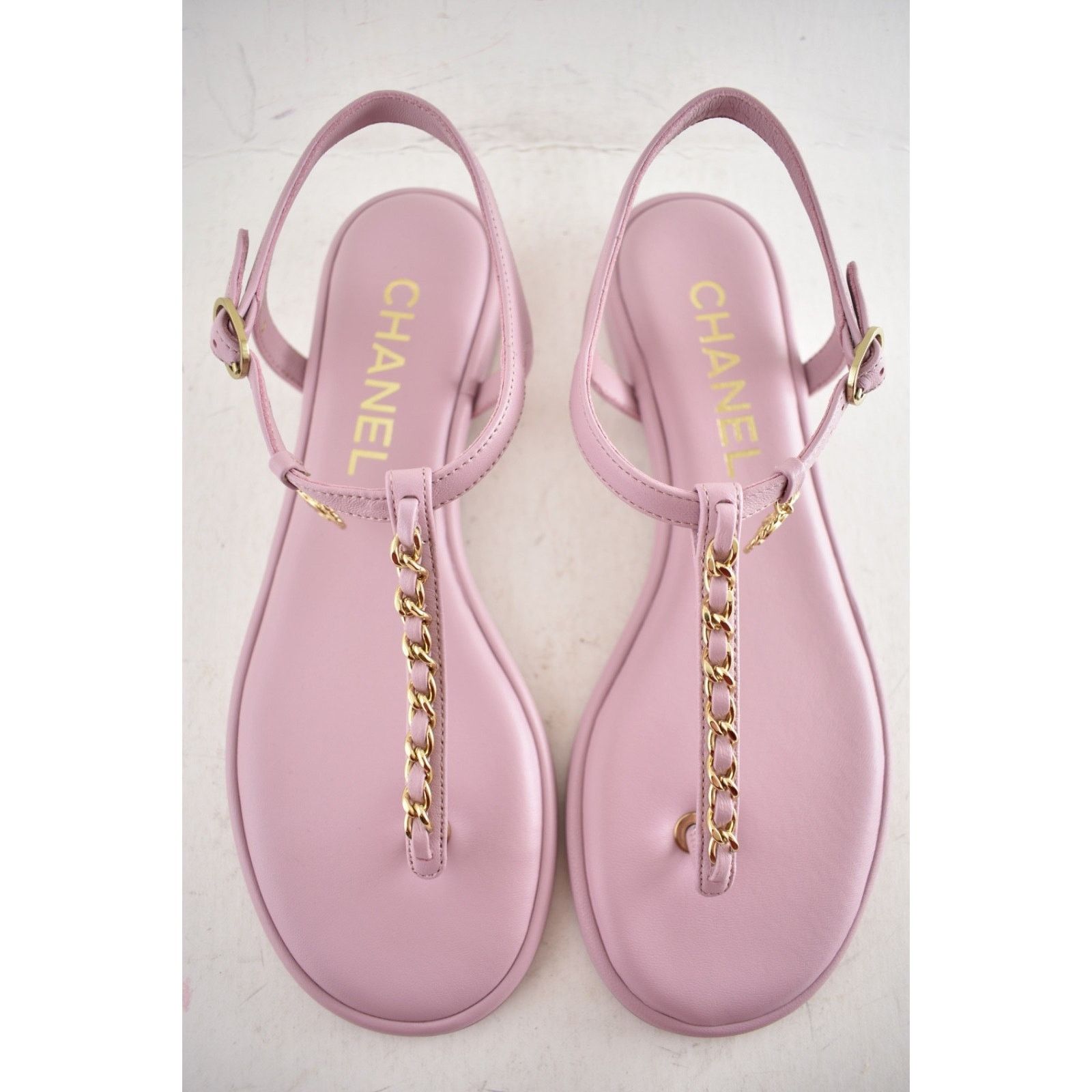 Chanel Chanel Lilac Pink Gold Chain Flat Thong Sandal 39.5 Size US 9.5 / IT 39.5 - 10 Thumbnail