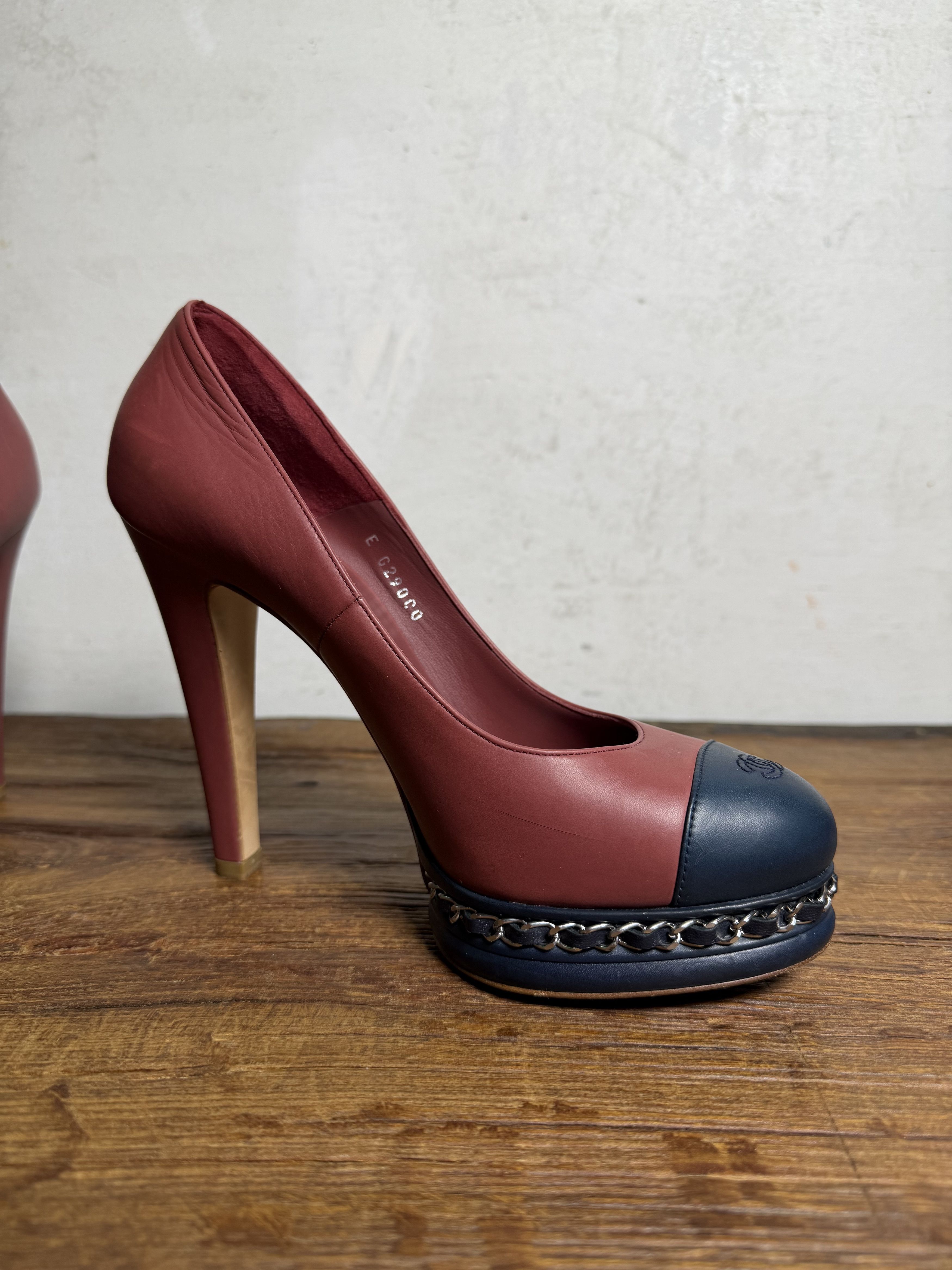 Chanel Chanel Platform Pumps with Chain Detail in Burgundy 100mm Size US 8.5 / IT 38.5 - 14 Thumbnail