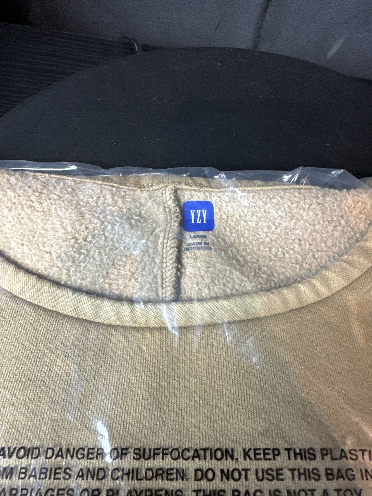 Balenciaga × Gap × Yeezy Yeezy Gap Yoke Bronze Large unreleased Size US L / EU 52-54 / 3 - 4 Thumbnail