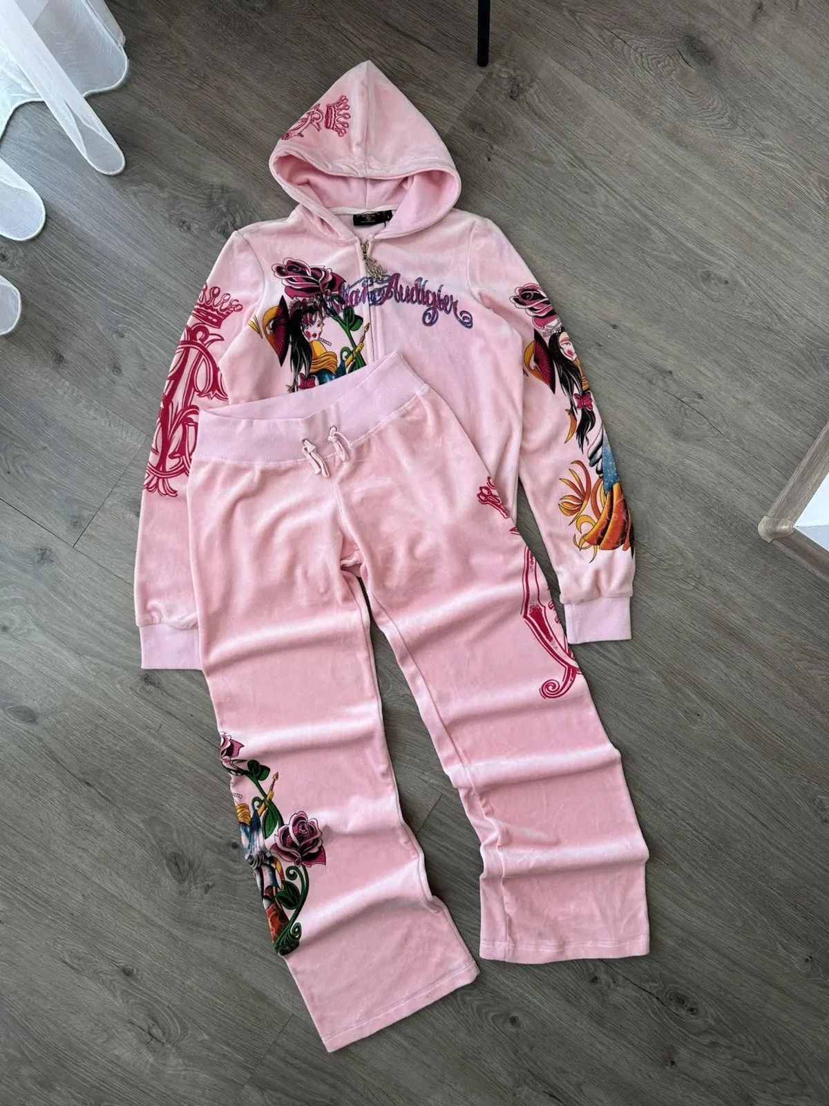 Ed Hardy Vintage Ed Hardy Christian Audigier Pink Velour Tracksuit Size US L / EU 52-54 / 3 - 1 Thumbnail