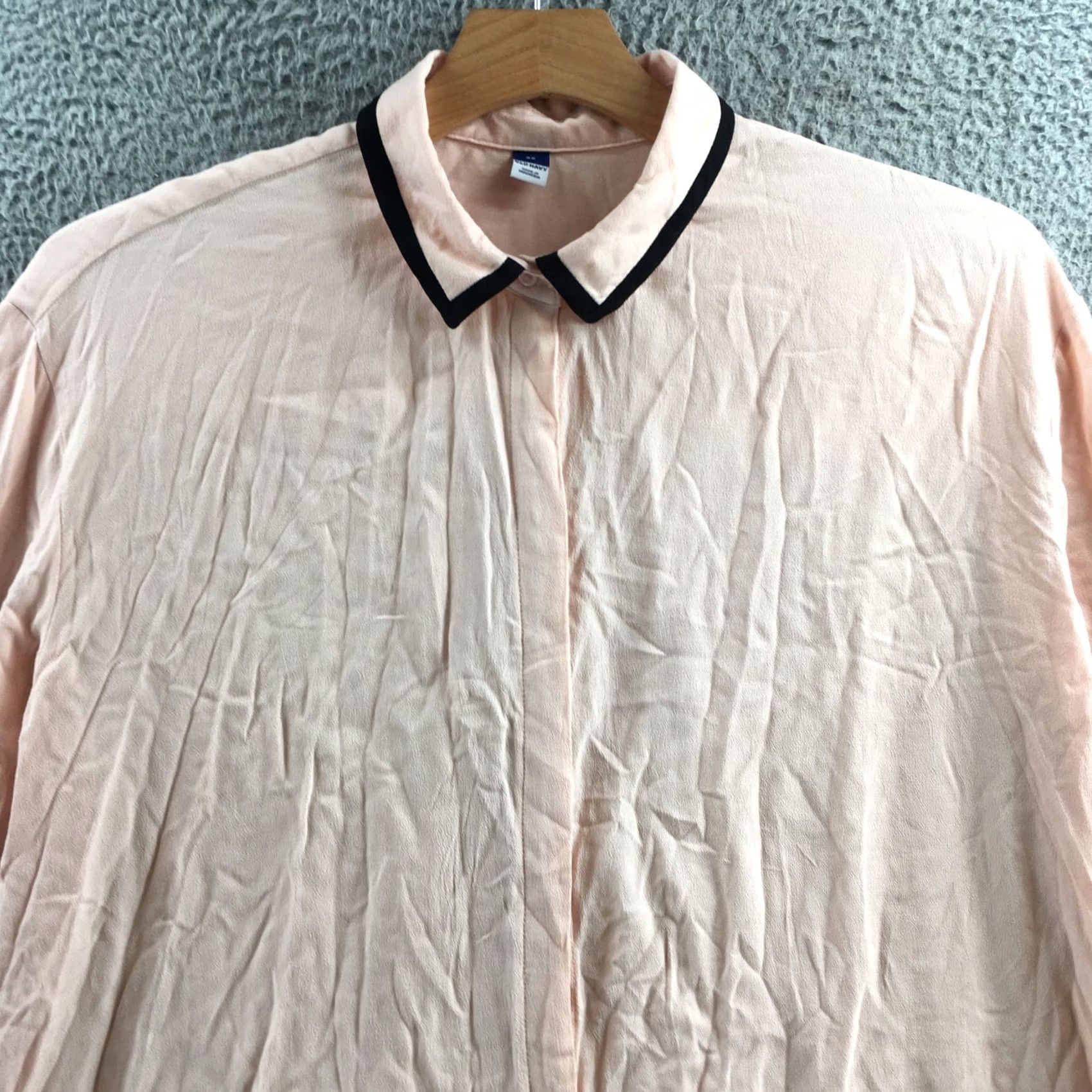 Old Navy Old Navy Shirt Womens 2X Pink Rayon Long Sleeve Collared Button Up Casual NEW Size XXL / US 16-18 / IT 52-54 - 2 Thumbnail