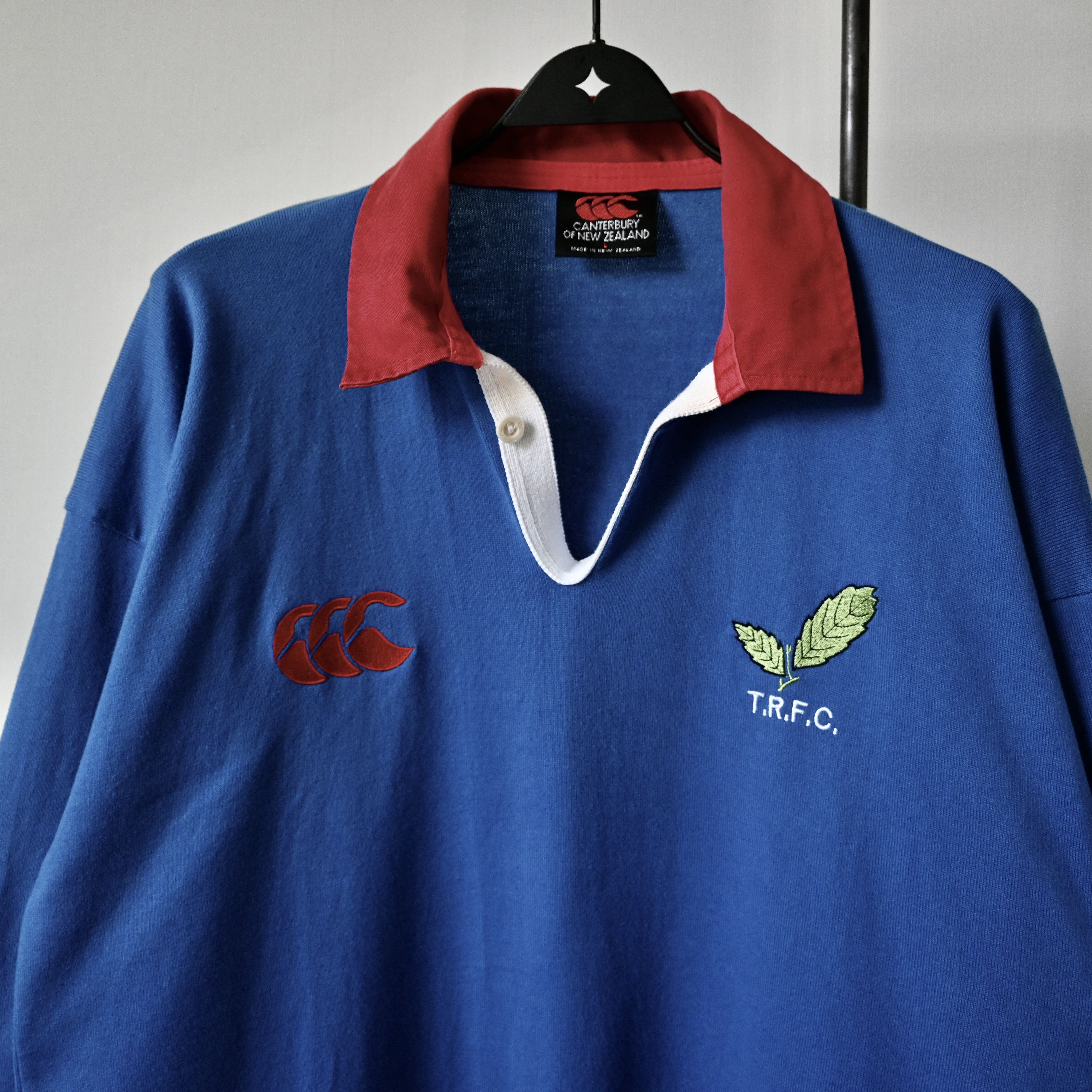 Canterbury of New Zealand Vintage 1990s T.R.F.C. Toshiba Fuchu rugby shirt Size US L / EU 52-54 / 3 - 4 Thumbnail