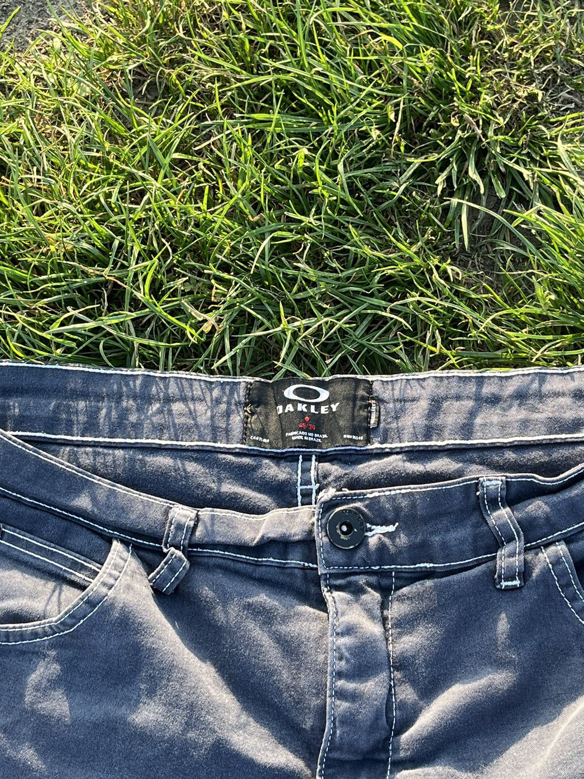 Oakley × Vintage Vintage Oakley Y2K Faded Hype Shorts Size US 32 / EU 48 - 5 Thumbnail