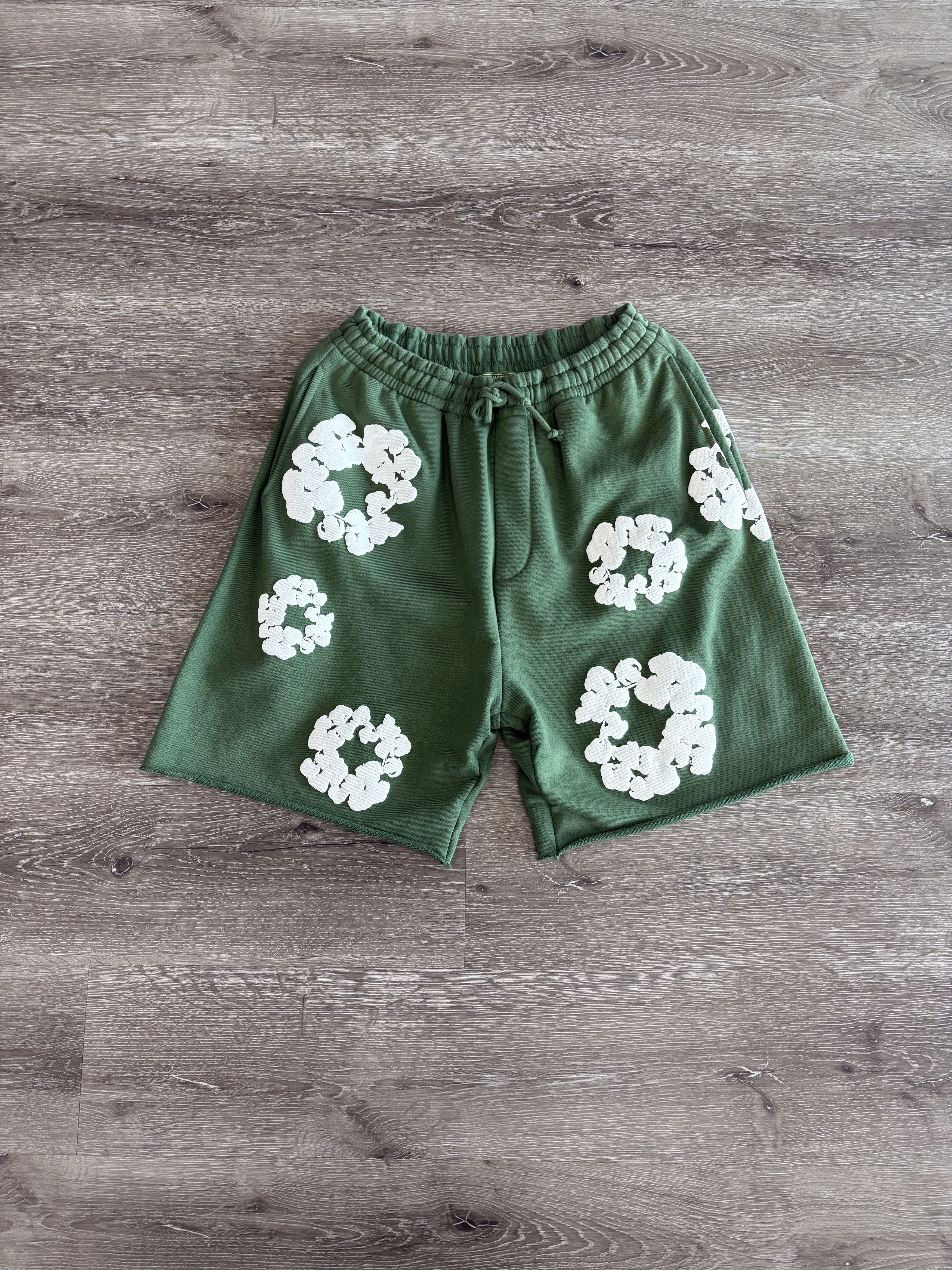 DENIM TEARS Cotton Wreath Shorts Green XL | Grailed