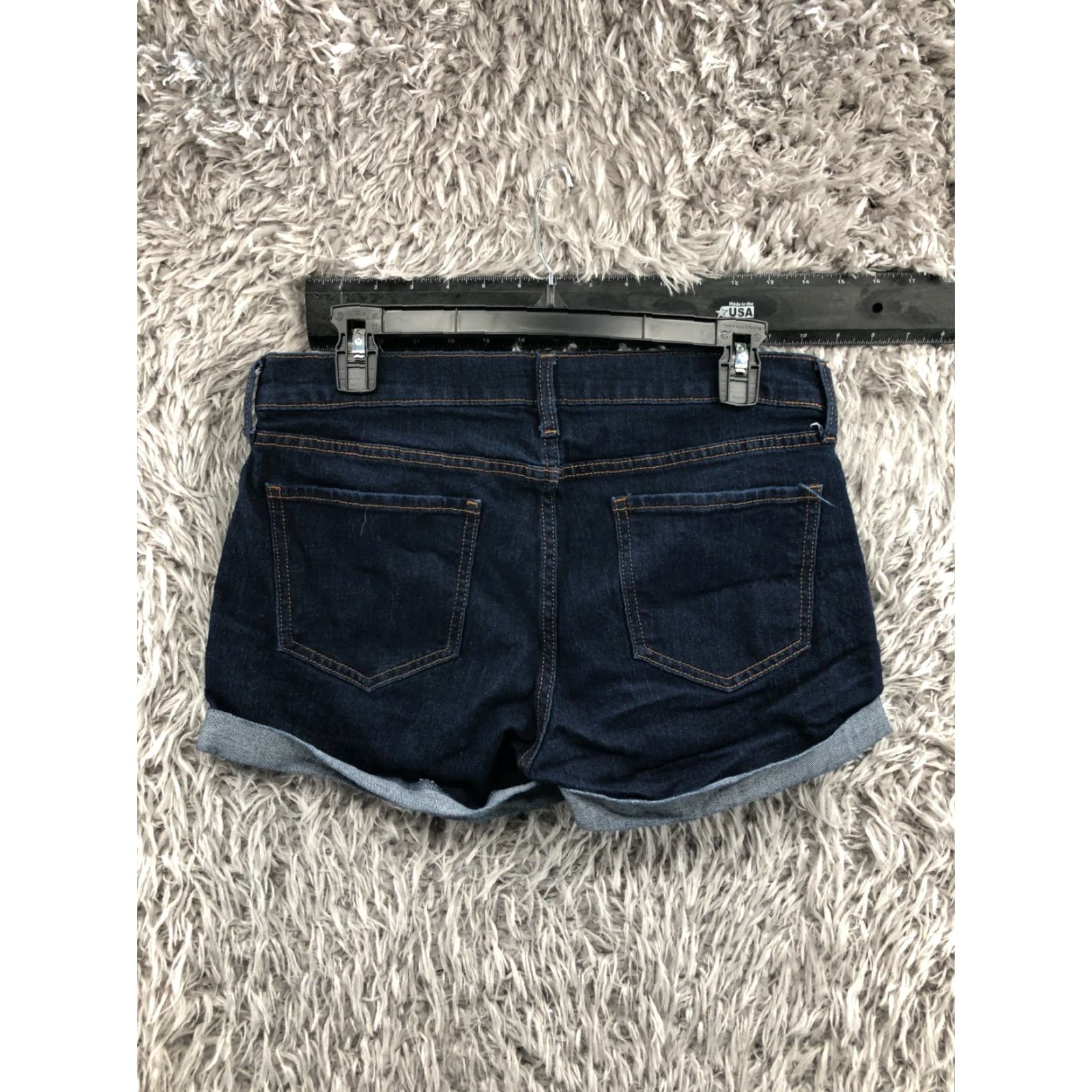 Old Navy Old Navy Boyfriend Shorts Womens Size 6 Mid Rise Dark Wash Blue Size 28" / US 6 / IT 42 - 4 Thumbnail