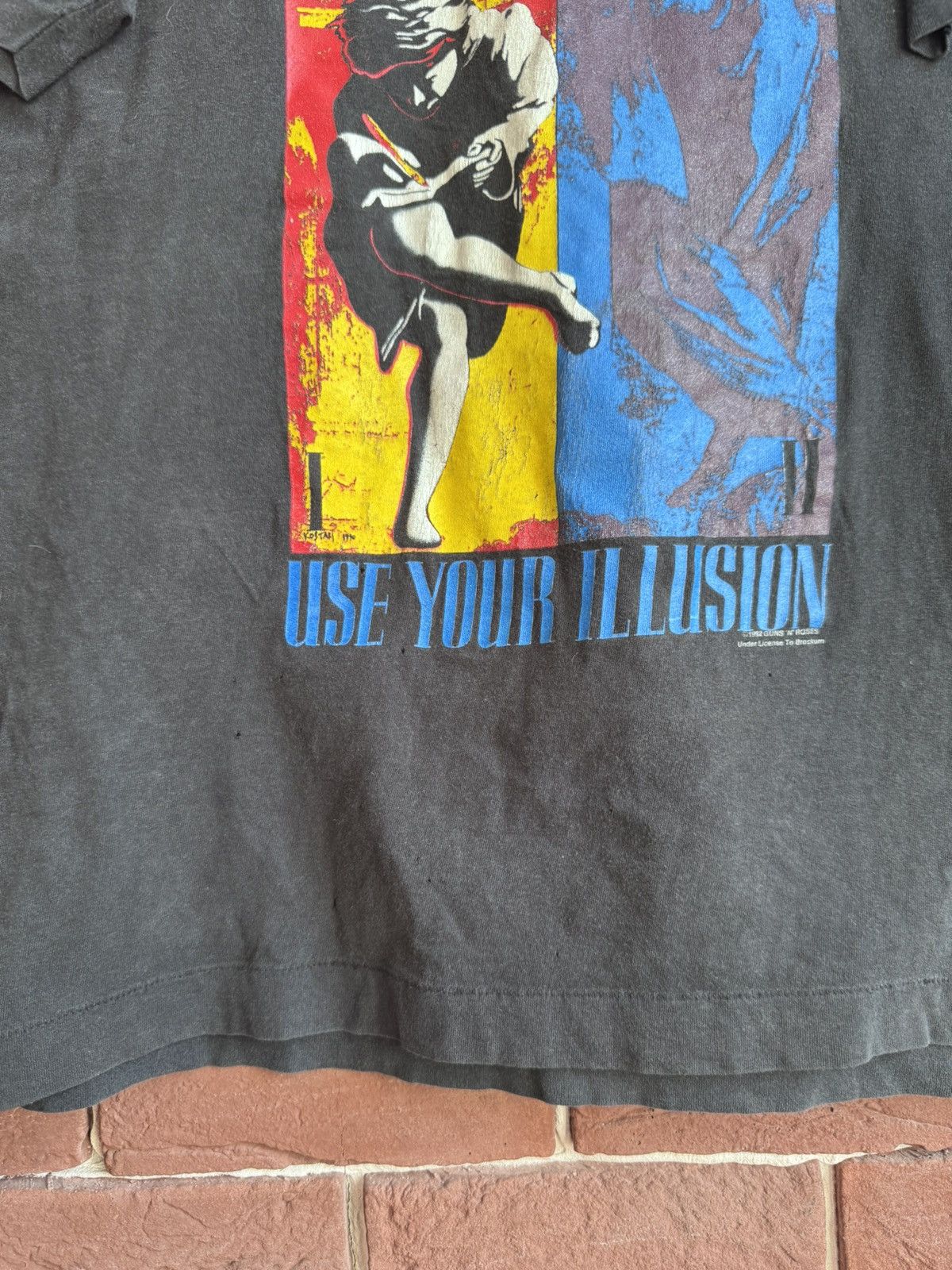 Band Tees VINTAGE 90s GUNS N ROSES USE YOUR ILLUSION TOUR BAND TSHIRT Size US XL / EU 56 / 4 - 4 Thumbnail