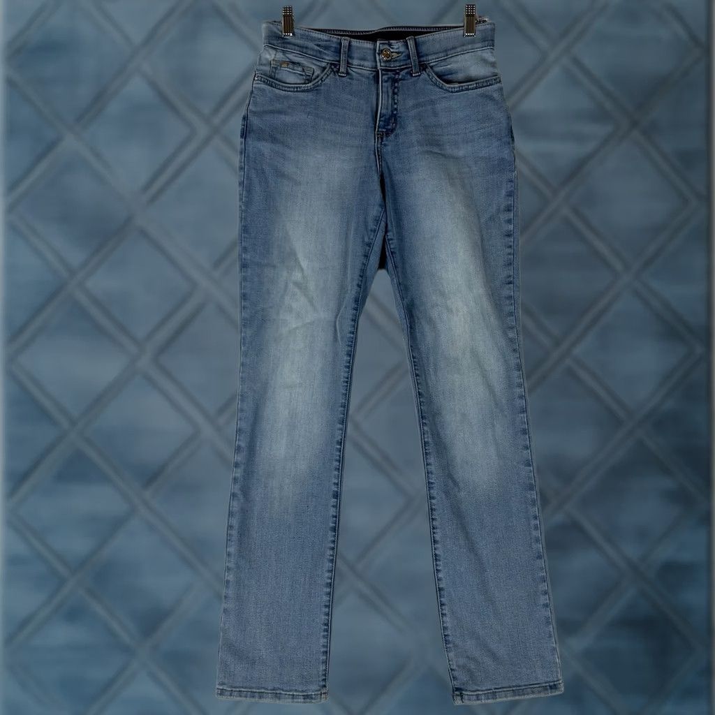 Lee Lee Regular Fit Straight Leg Mid Rise Jeans Womens 30x32 Blue Denim Slim Straight Women's Jeans Regular Rise 30 32 Blue Denim Lee Classic Fit Size 30" / US 8 / IT 44 - 1 Thumbnail