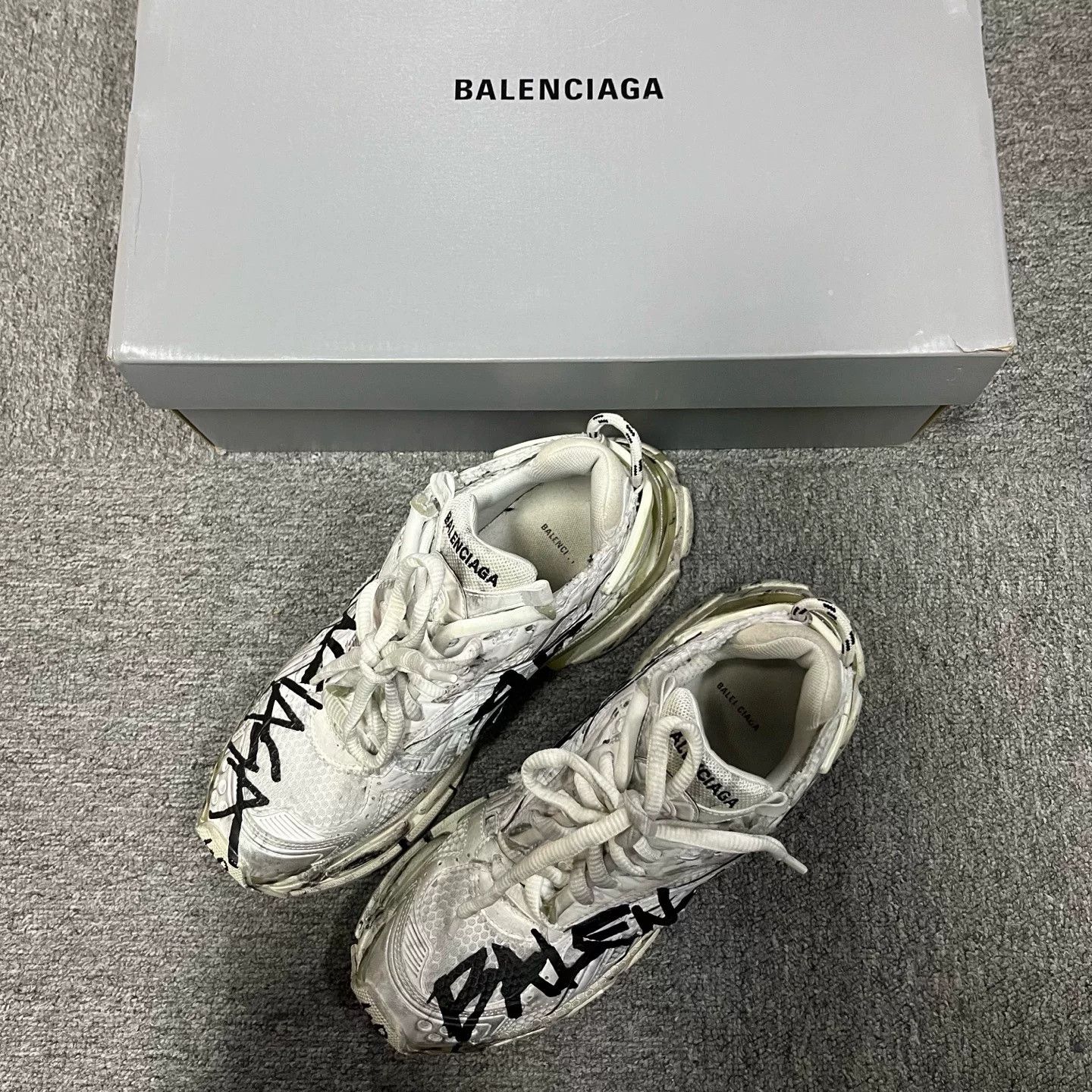 Balenciaga Balenciaga Distressed Low-Top Sneakers Size US 7 / EU 40 - 1 Thumbnail