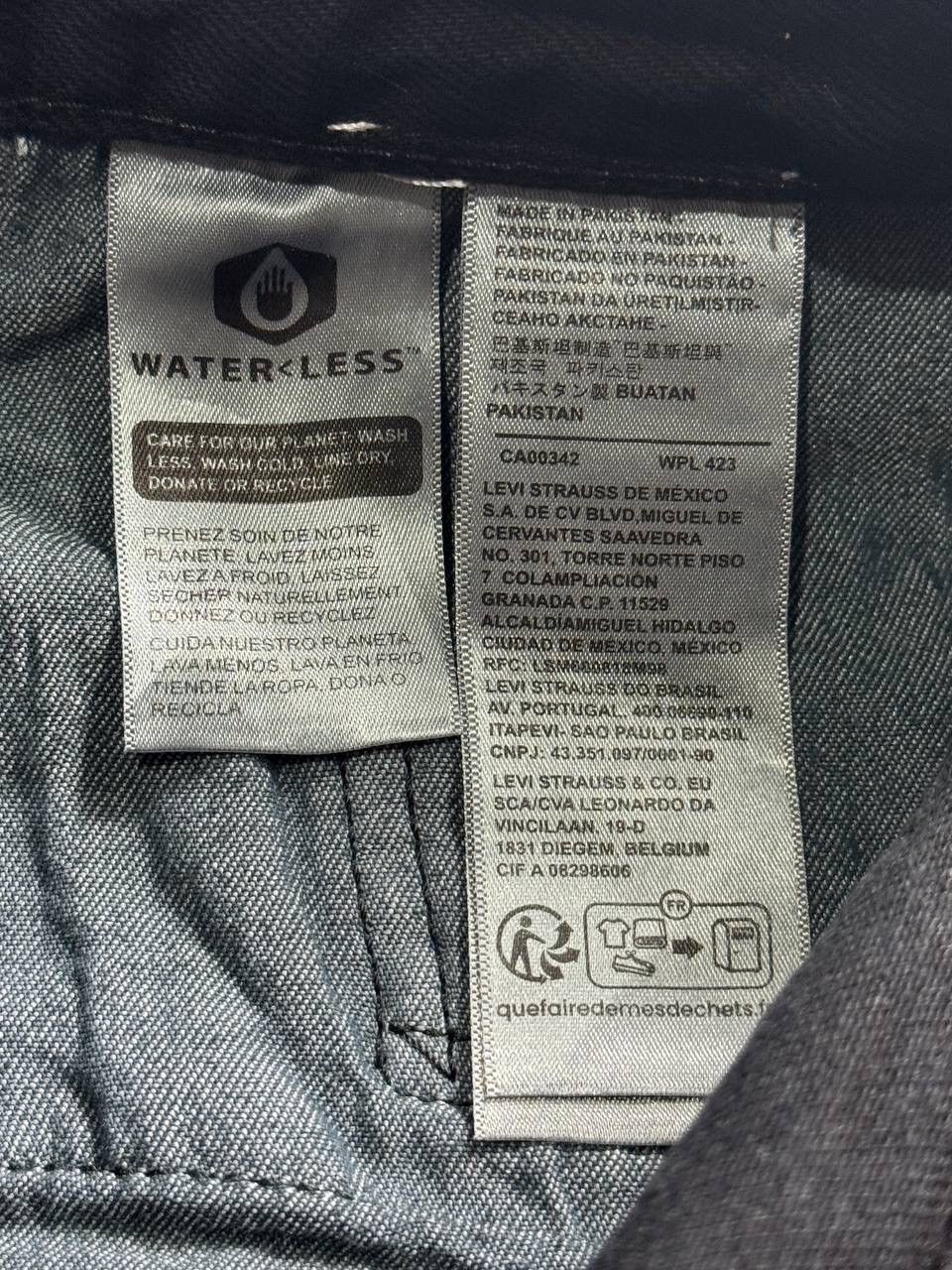 Levi's Levi’s 501 Jeans in Black W34 L32. Size US 40 / EU 56 - 6 Thumbnail