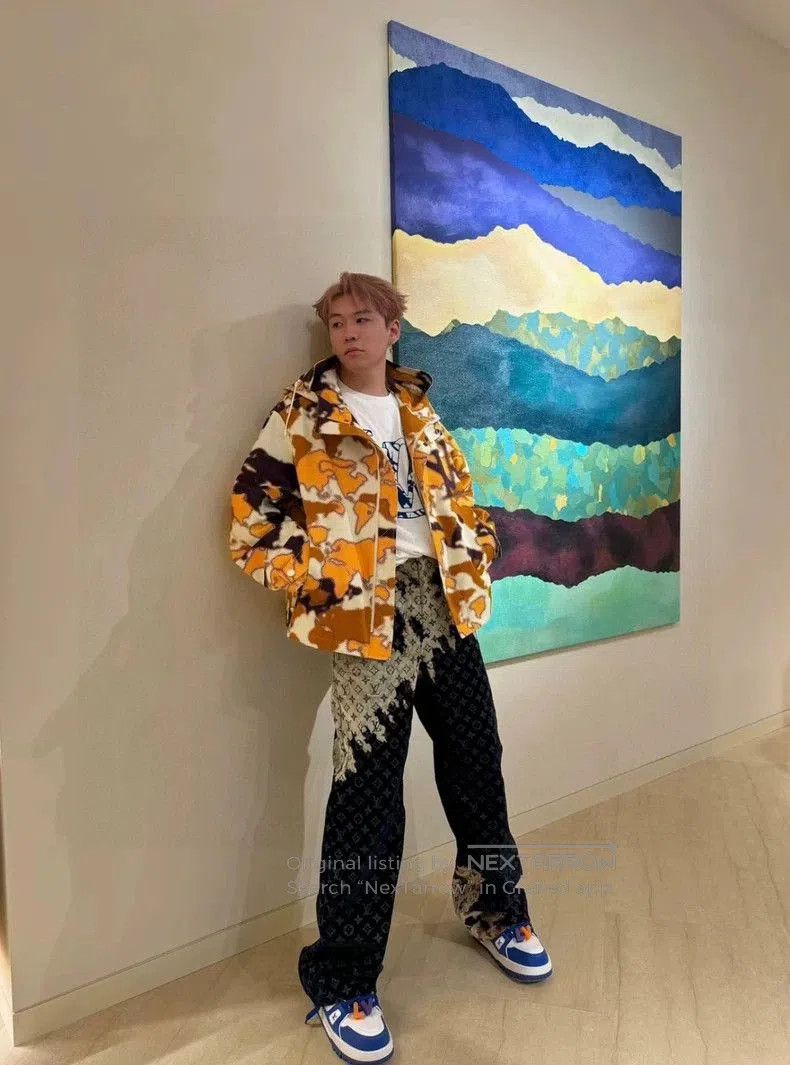 Louis Vuitton LV Campfire Map Print Hooded Jacket. Size US L / EU 52-54 / 3 - 7 Thumbnail