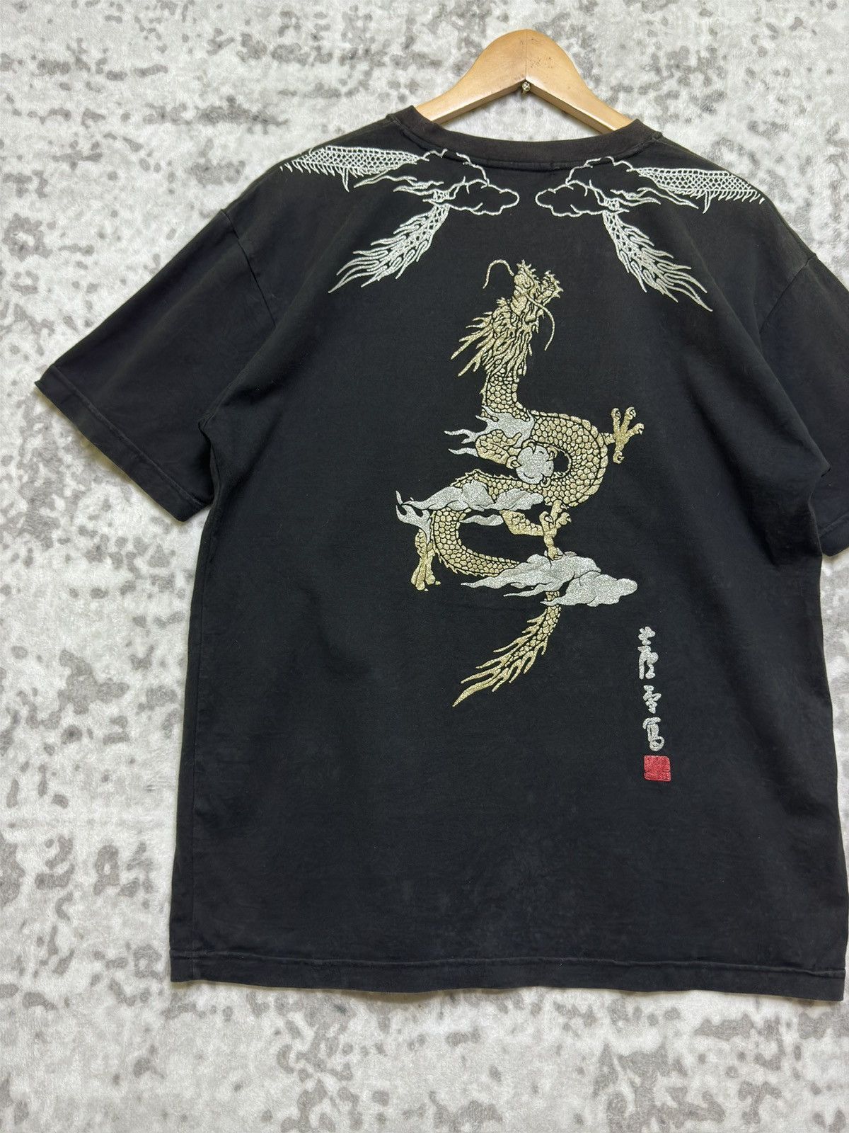 Japanese Brand Vintage Faded Wajinden Gold and Silver Dragon Tee Size US M / EU 48-50 / 2 - 7 Thumbnail