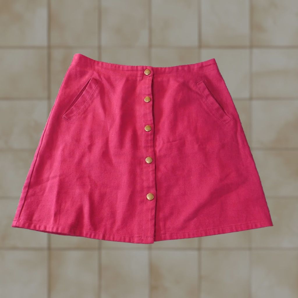 Vintage Harper Skirt A-Line Women Medium Red Knee Length Snap Casual Denim Cotton Modern Designer Size 32" / US 10 / IT 46 - 1 Thumbnail