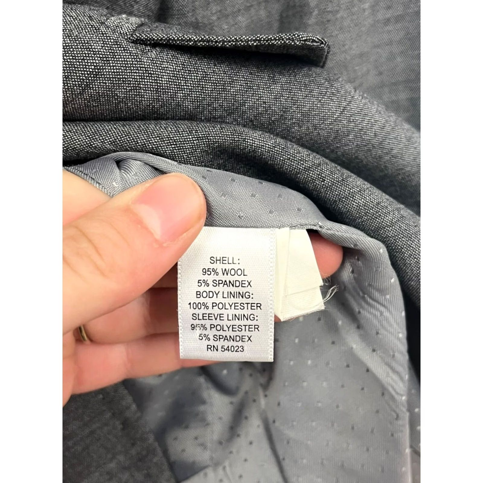 Banana Republic Banana Republic Blazer Womens 12P Gray Polyester? Spandex? (original says wool & spandex) [note: cannot add new info] Size XL / US 12-14 / IT 48-50 - 4 Thumbnail