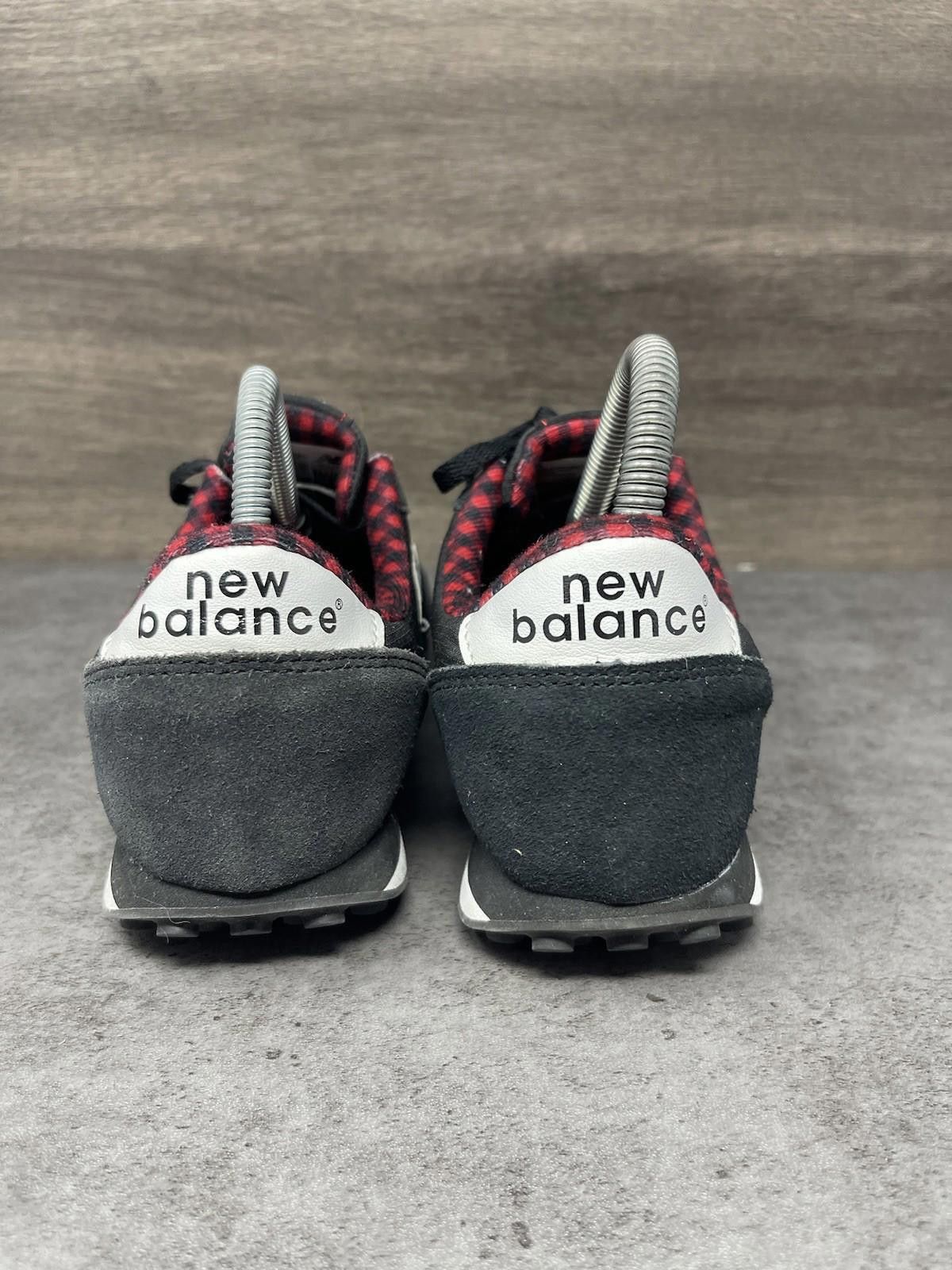 New Balance New Balance 410 Sneakers Womens Size 7 Black White Shoes Size US 7 / IT 37 - 6 Thumbnail