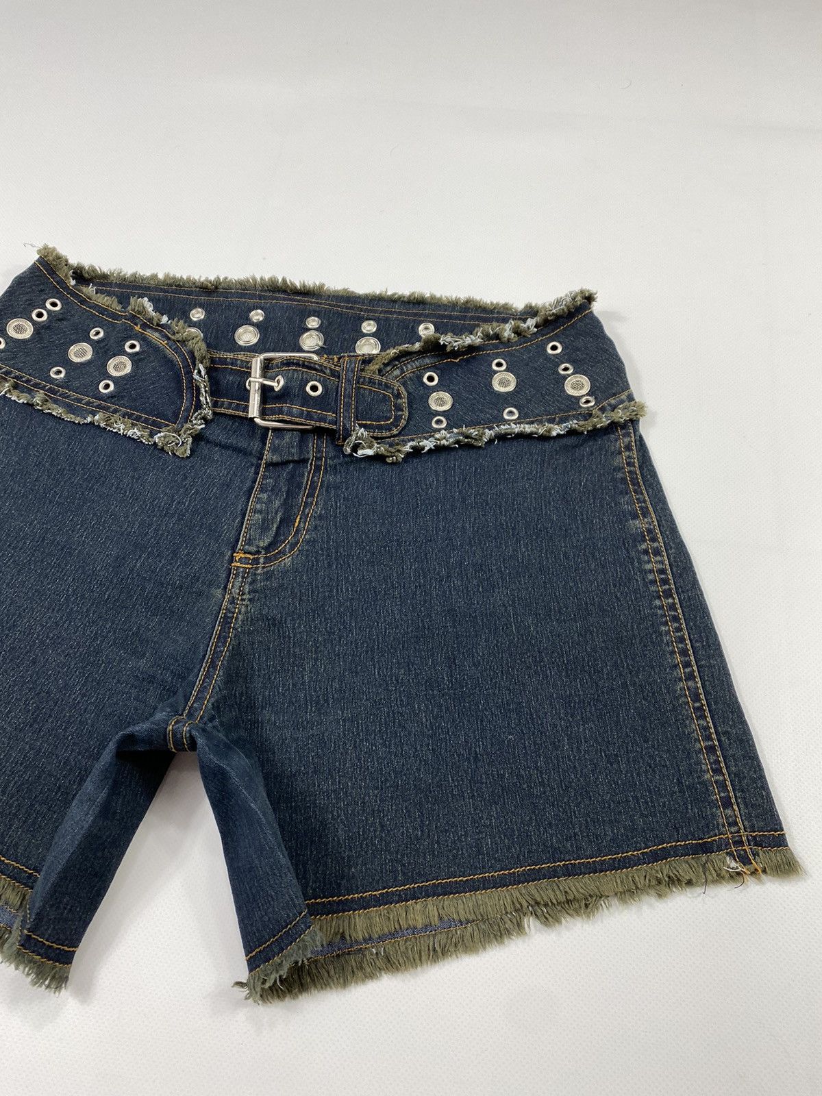 Vintage LASTDROP🔥 Y2K Studded Distressed Style Boho Belt Mini Shorts Size 28" / US 6 / IT 42 - 4 Thumbnail
