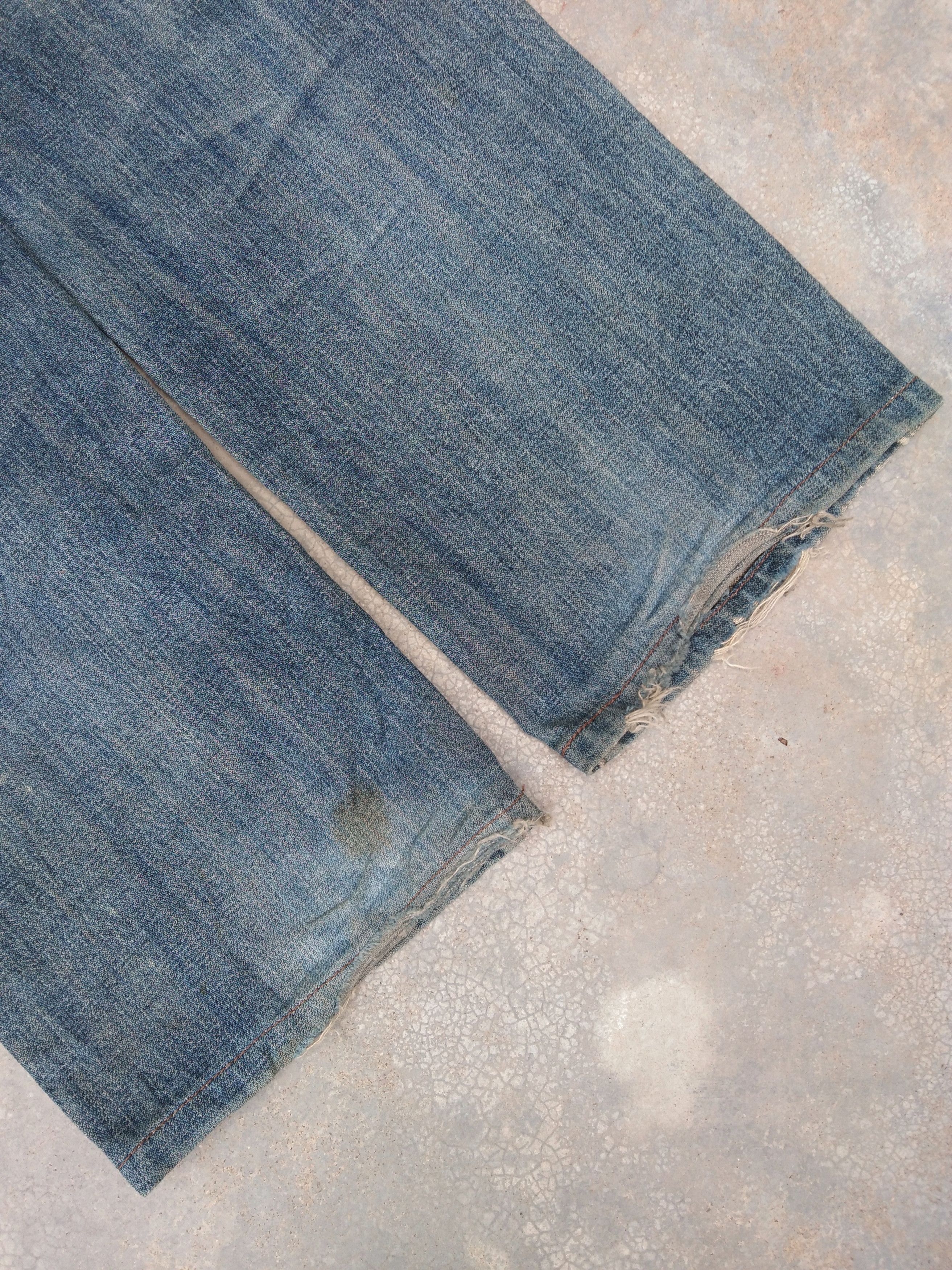 Wrangler Vintage Wrangler Straight Leg Distressed Jeans 33x30 Size US 33 - 3 Thumbnail