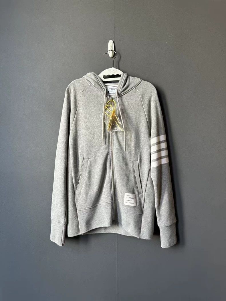 Thom Browne THOM BROWNE4Grey Knit Coat 2502-Nextarrow Size US XL / EU 56 / 4 - 1 Thumbnail