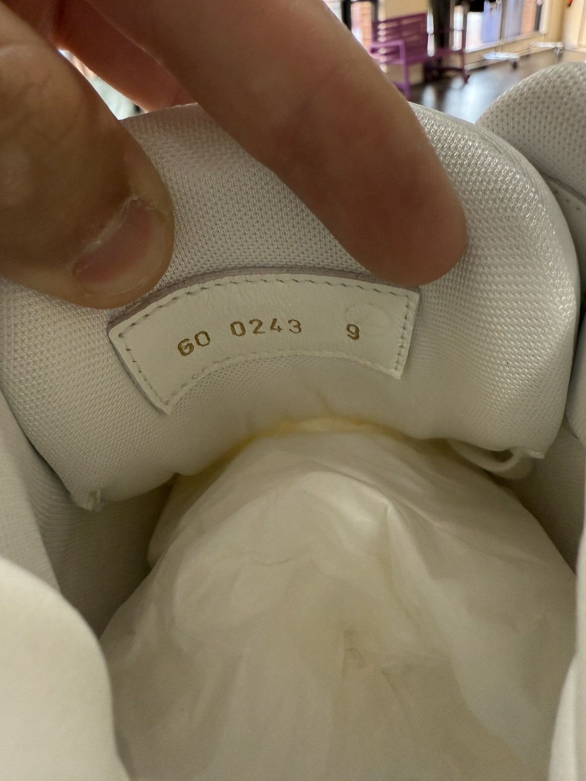 Louis Vuitton Louis Vuitton Trainer 2 White Gold Size US 9 / EU 42 - 4 Thumbnail