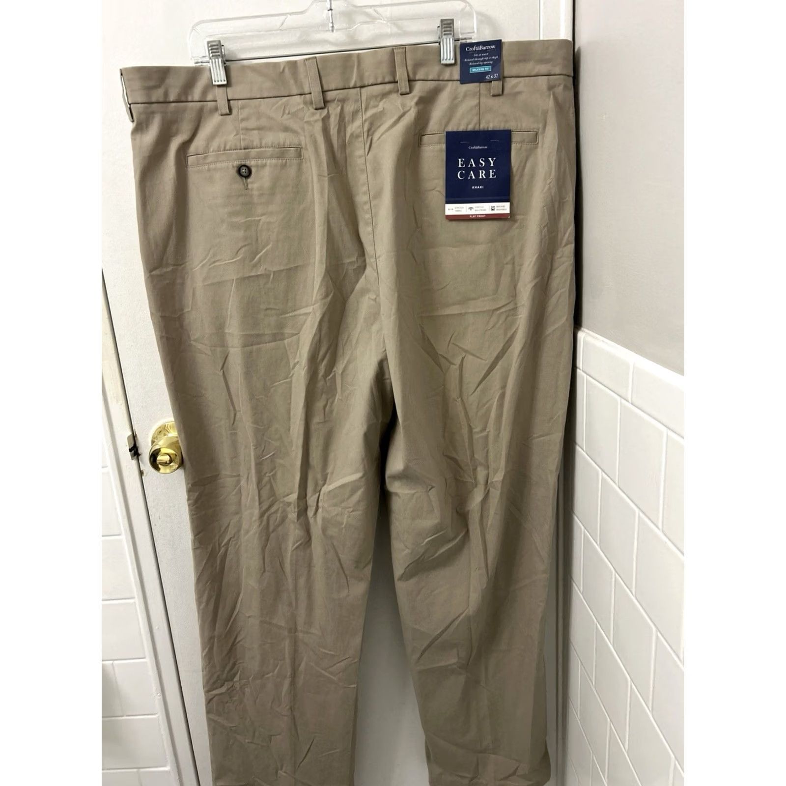Croft & Barrow VINTAGE? No, not vintage. Croft & Barrow Pants Mens 42x32 Brown Khaki Relaxed Fit Flat Front YKK Trousers Size US 42 / EU 58 - 5 Thumbnail