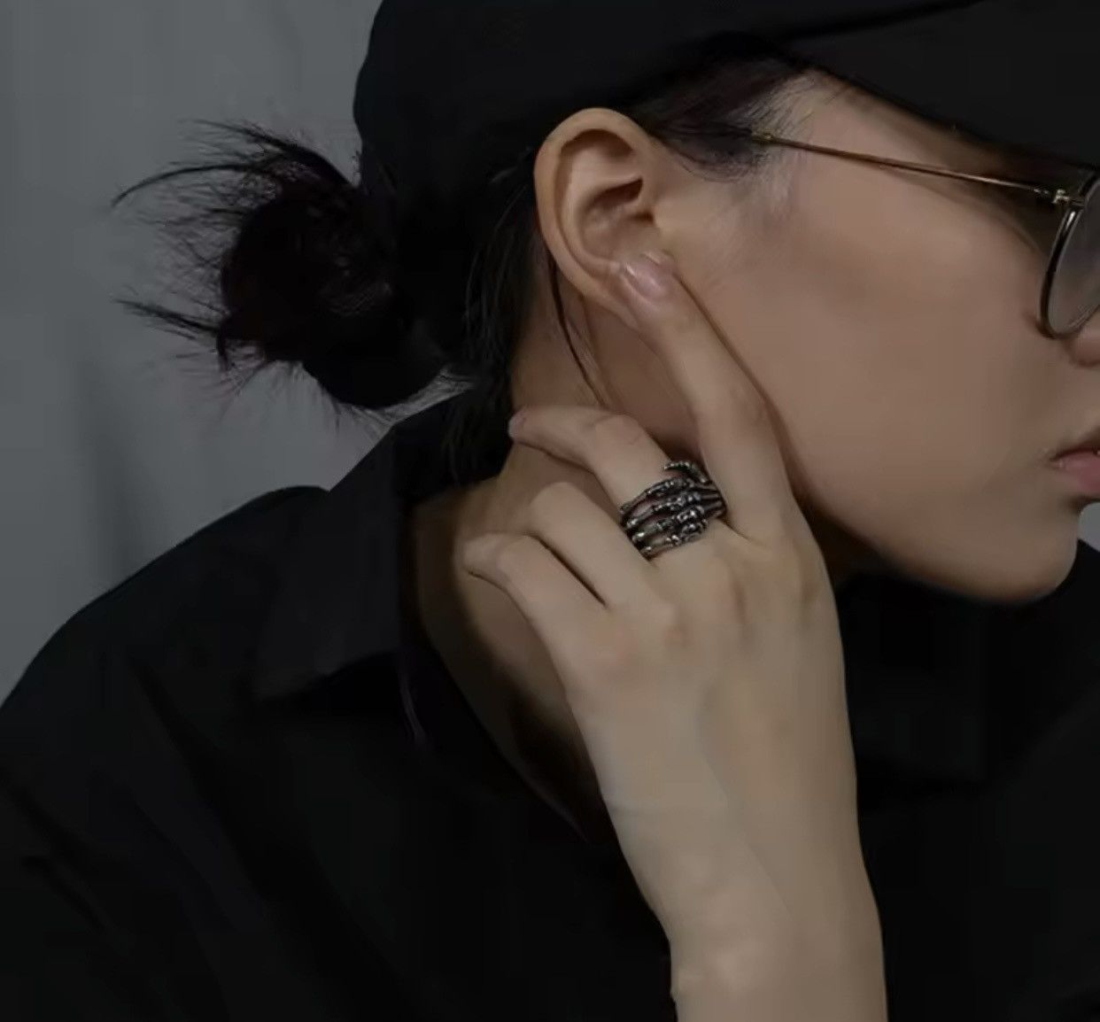Jewelry × Vintage Silver Gothic Skulls Skeleton punk Hand Ring Size 7 - 13 Size ONE SIZE - 5 Thumbnail