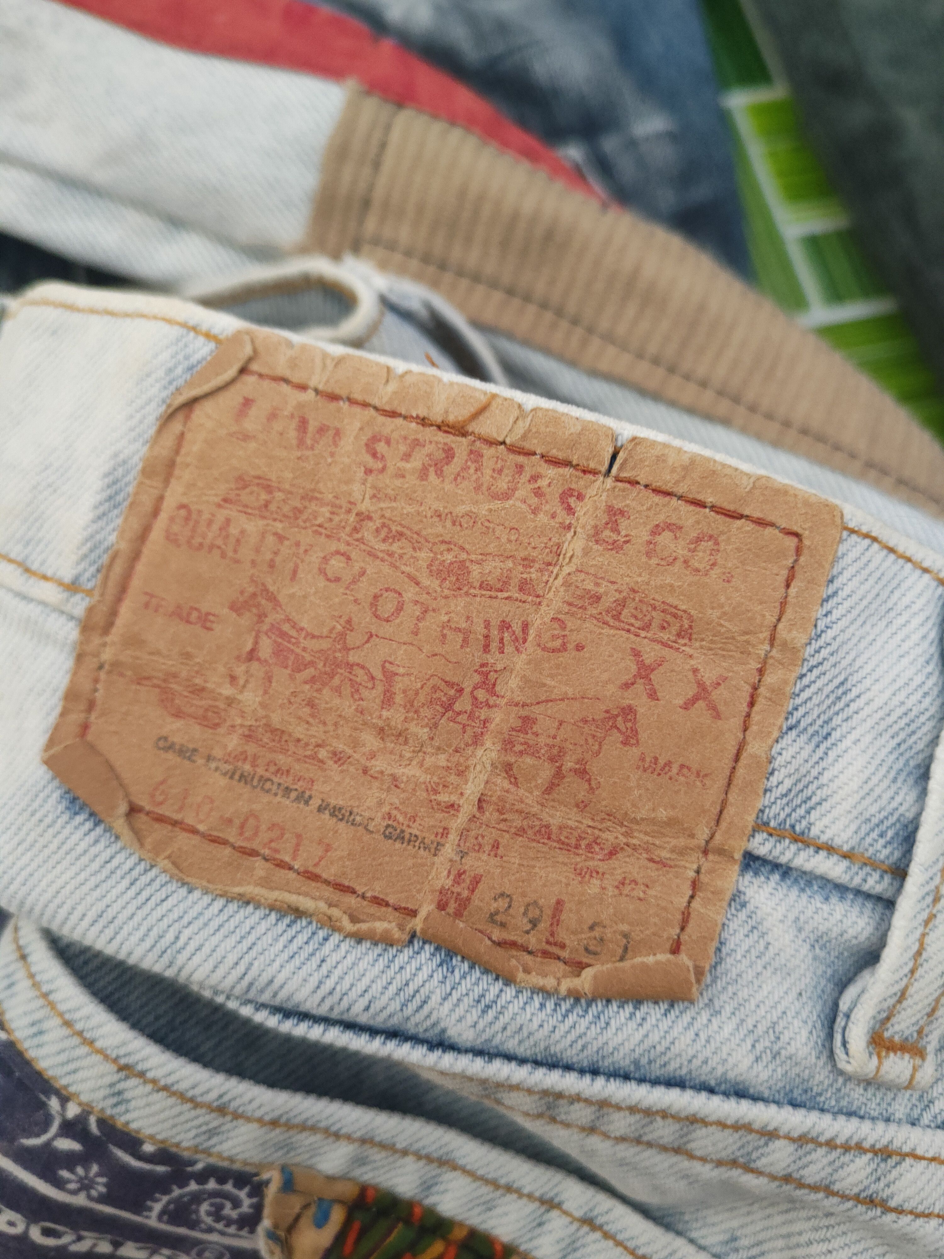 Levi's DL Levi's Light Distressed patchwork Ripped denim #46-832 Size US 29 - 16 Thumbnail