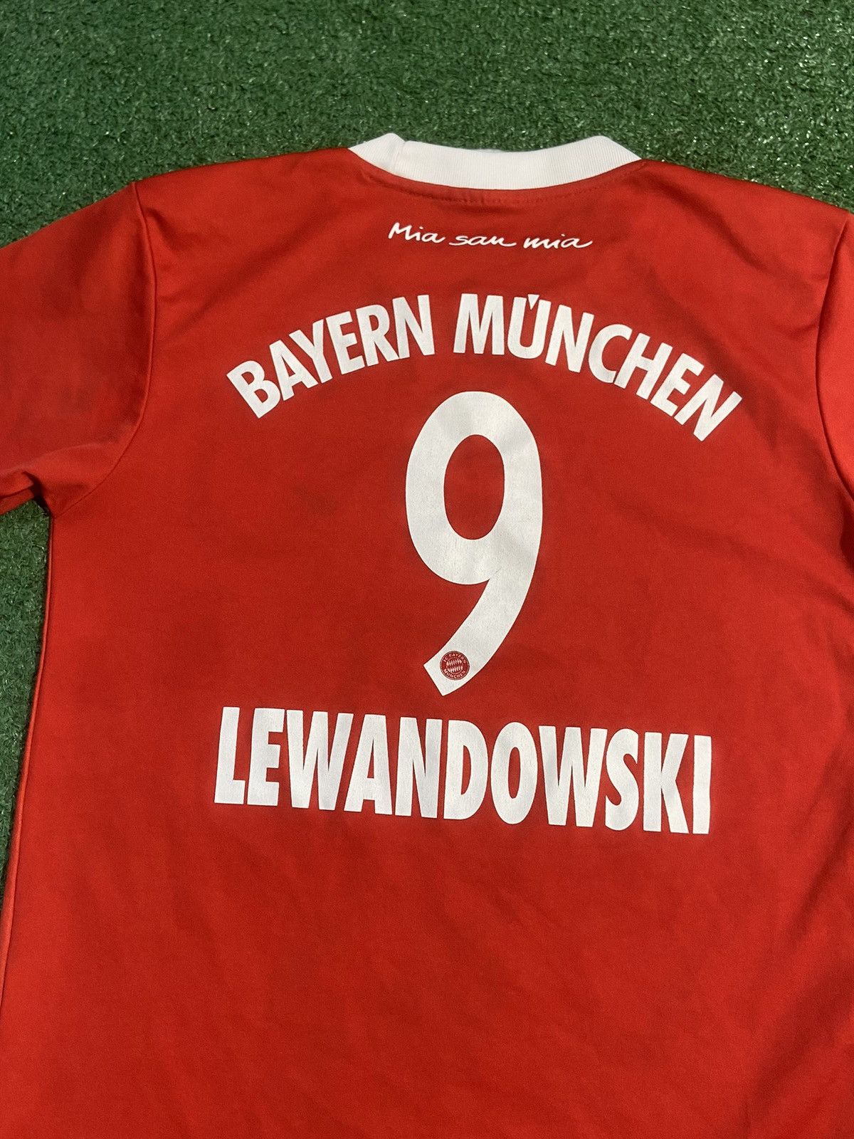 Other Robert Lewandowski tshirt Jersey Size US S / EU 44-46 / 1 - 2 Thumbnail