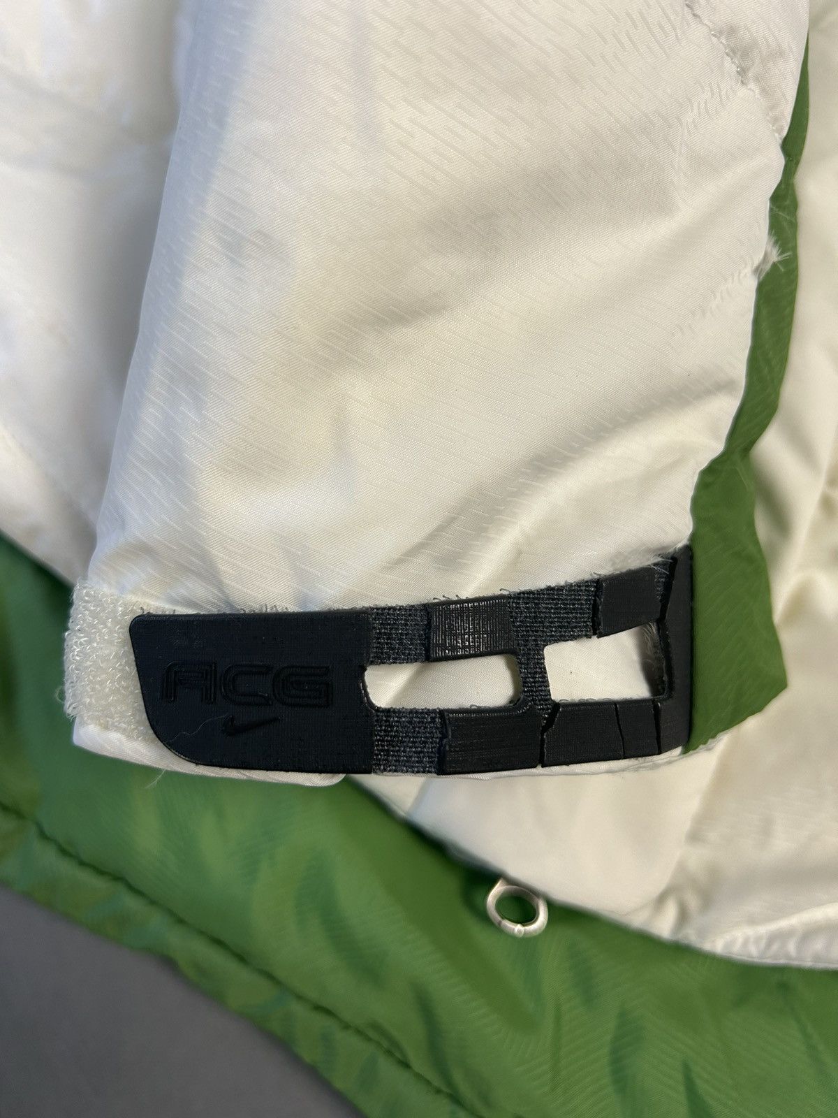 Nike × Nike ACG × Vintage Nike ACG vintage white green puffer jacket small logo Size L / US 10 / IT 46 - 10 Thumbnail