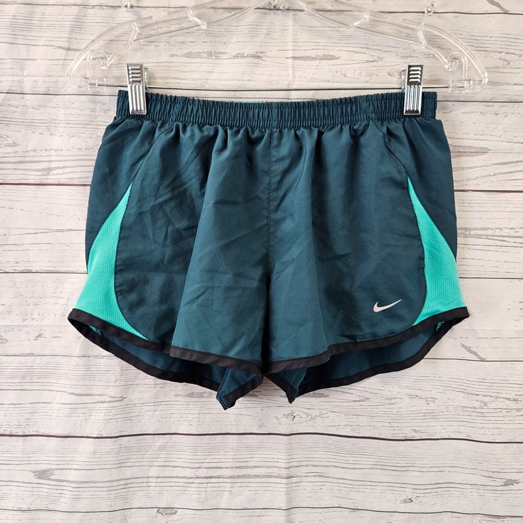 Nike Nike Womens Shorts Sz Small Green Teal Mid Rise Pull On Athletic 3 Inseam Size 28" / US 6 / IT 42 - 2 Thumbnail