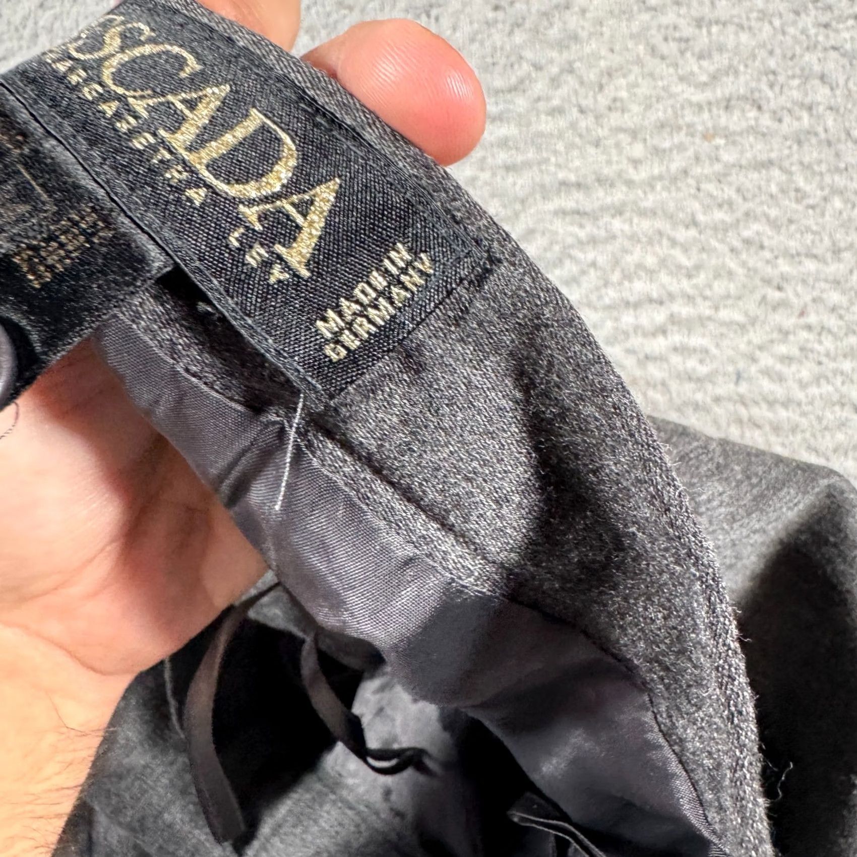 Escada VINTAGE ESCADA A-Line Skirt Womens 34 Gray Wool Knee Length Office Split Hem Office Wear Size 24" / US 00 / IT 34 - 6 Thumbnail