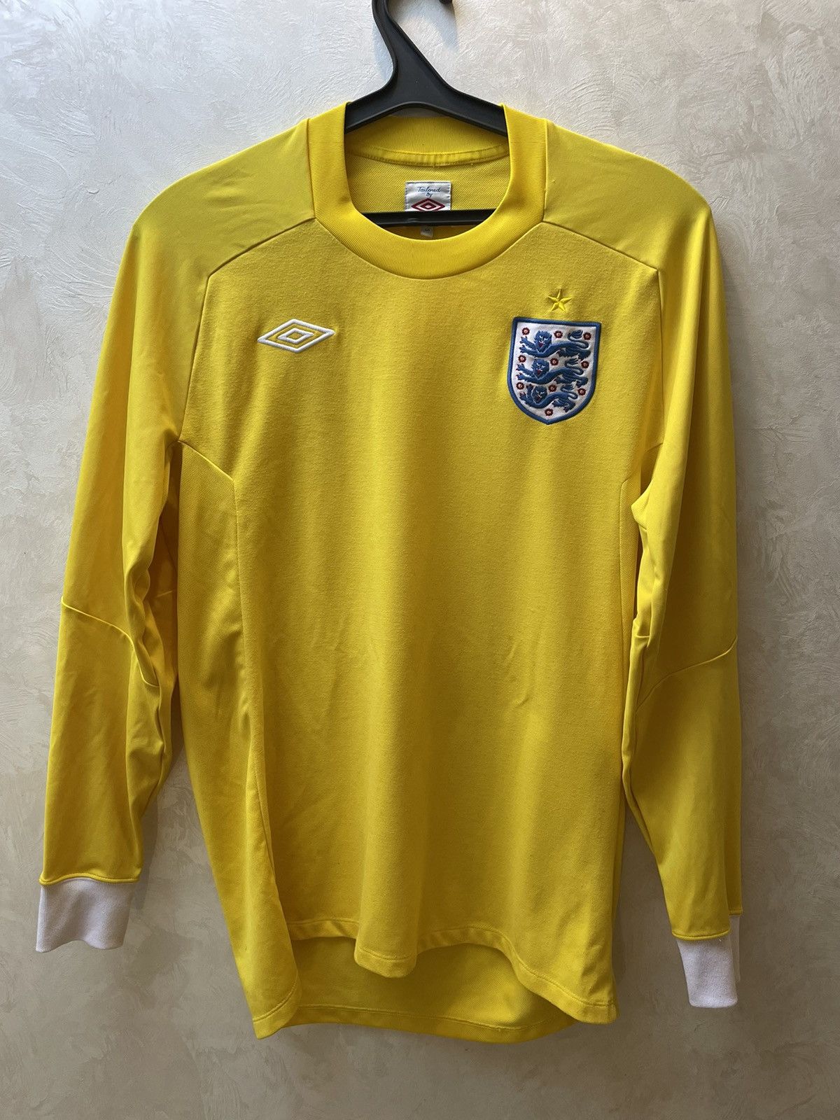 Umbro × Vintage 2010-2011 England Goalkeeper shirt football jersey Size US XS / EU 42 / 0 - 1 Thumbnail
