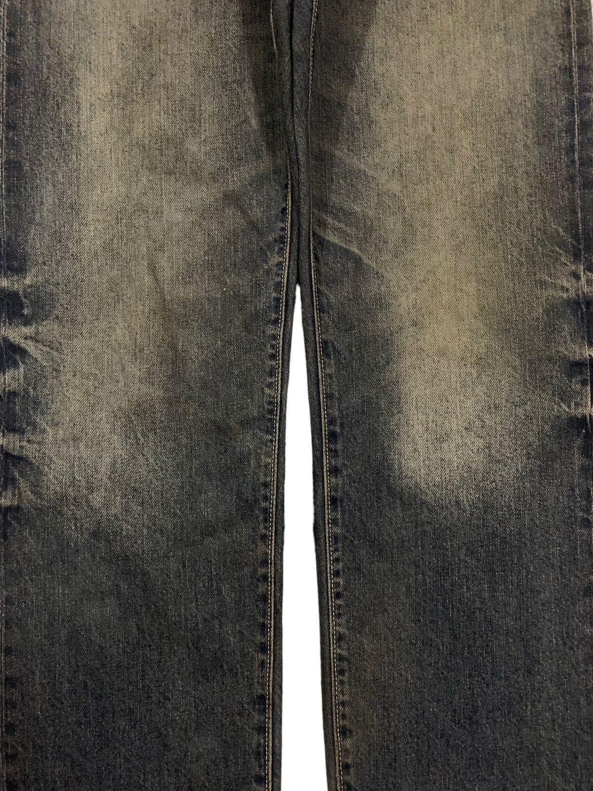 GU × Undercover Vintage Japanese Brand GU Dark Mud Washed Loose Ripped Jeans Size US 33 - 6 Thumbnail