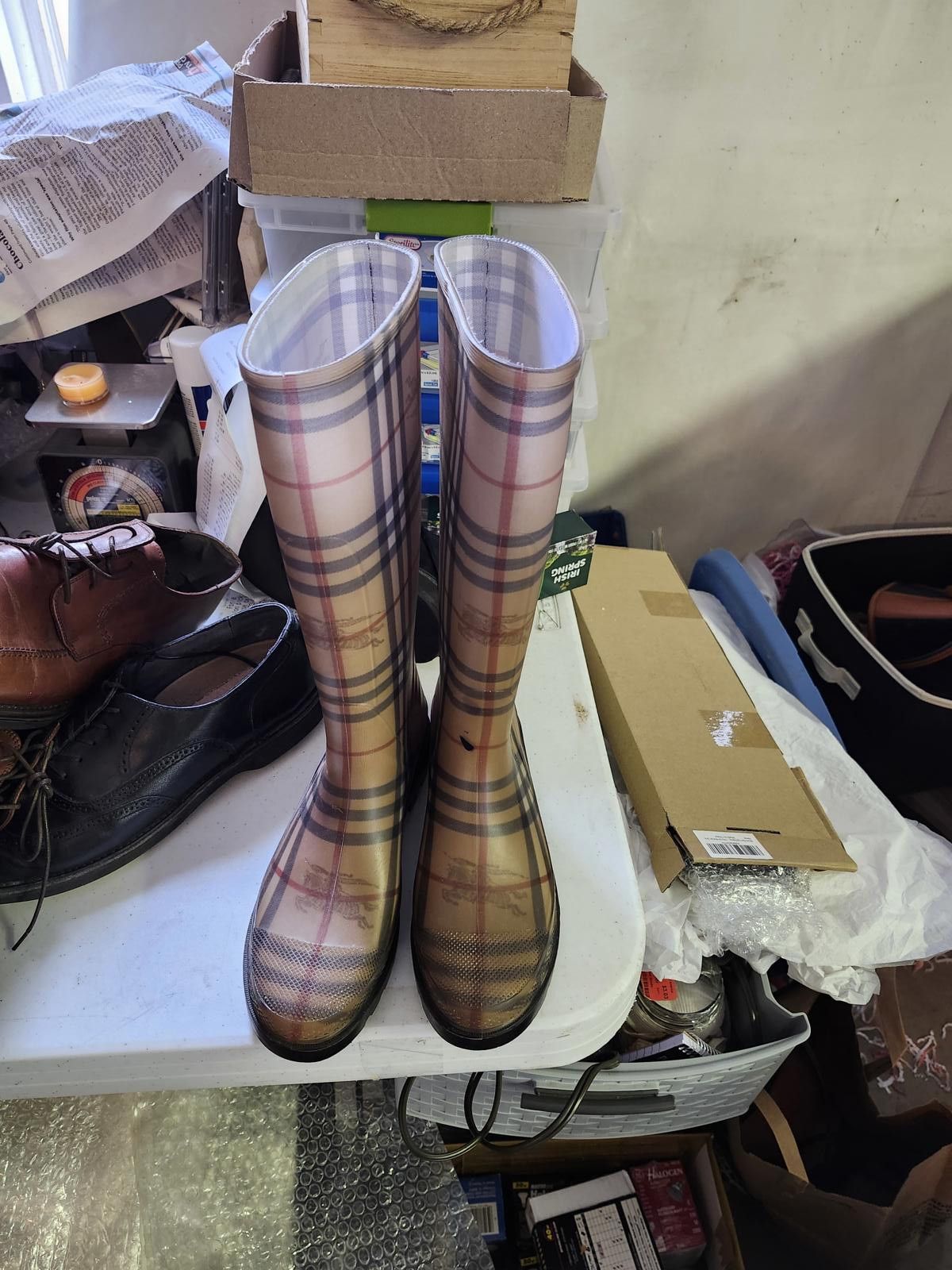Designer Burberry rain boots sz 6 Size ONE SIZE - 1 Thumbnail