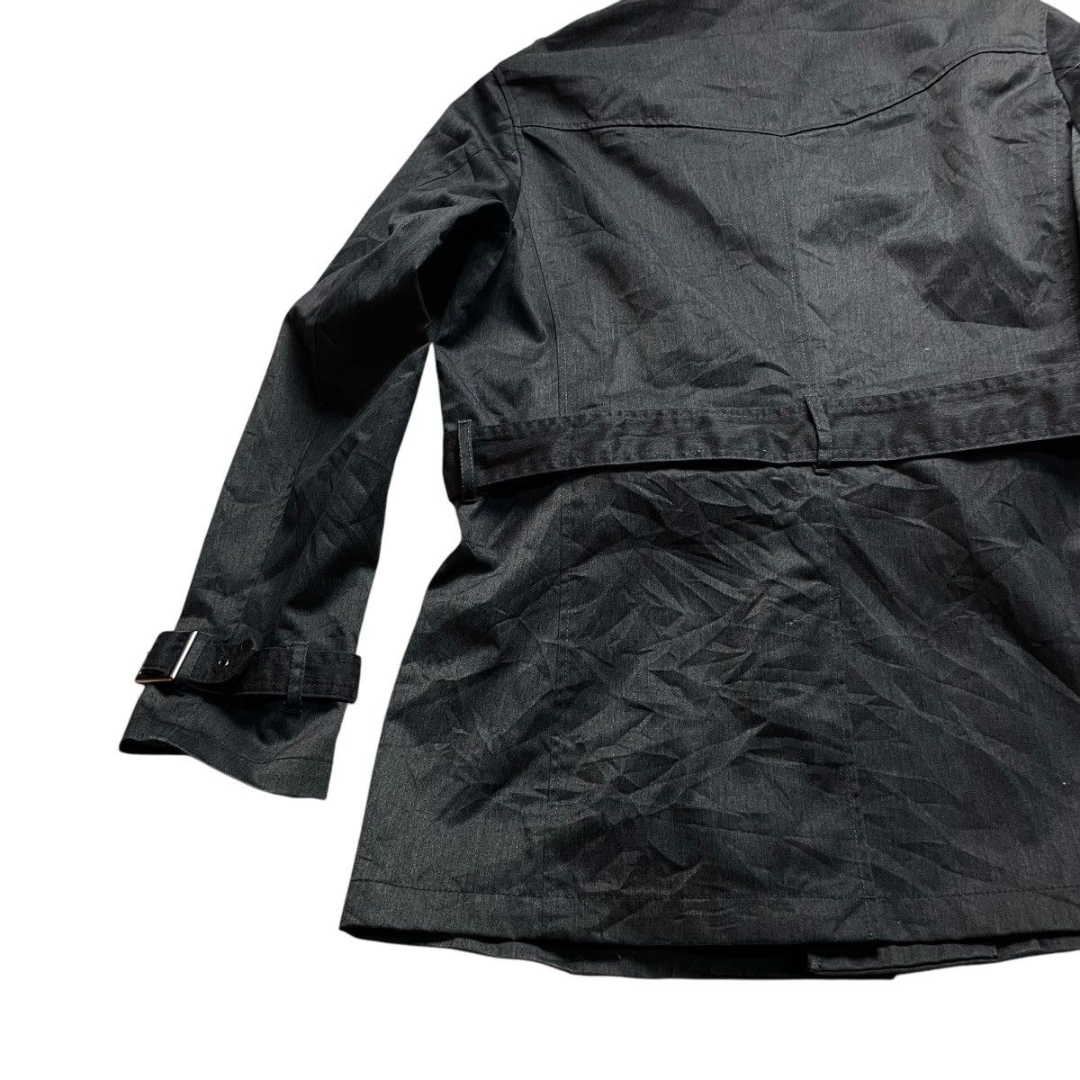 If Six Was Nine × Japanese Brand × Le Grande Bleu (L.G.B.) 🇯🇵 MEN'S BATSU BONDAGE BELTED PUNK GOTHIC MULTIPOCKET JACKET Size US L / EU 52-54 / 3 - 11 Thumbnail