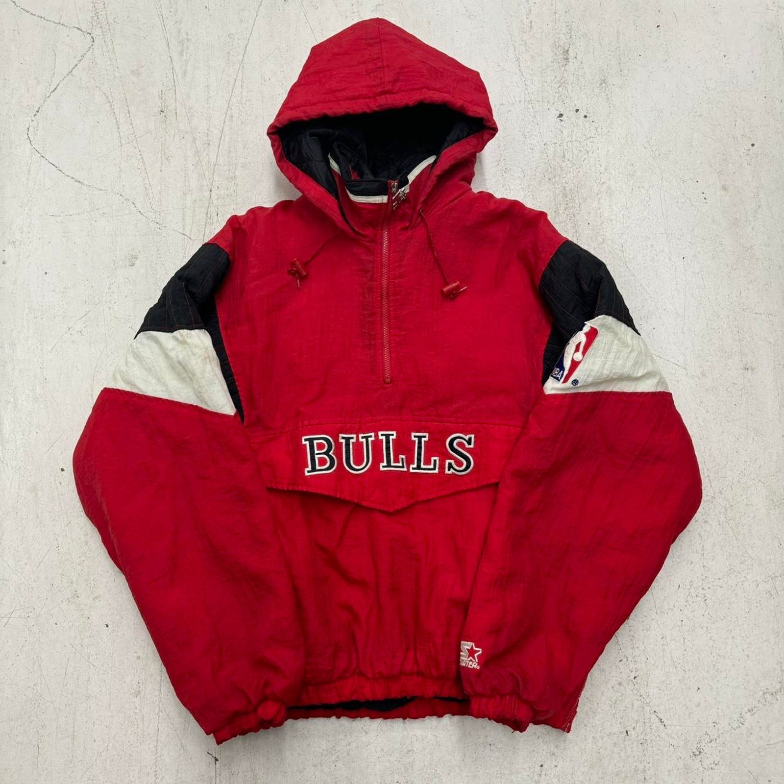 image of Vintage 90's Starter Chicago Bulls Hooded Puffer Jacket Size XL in Red, Men's