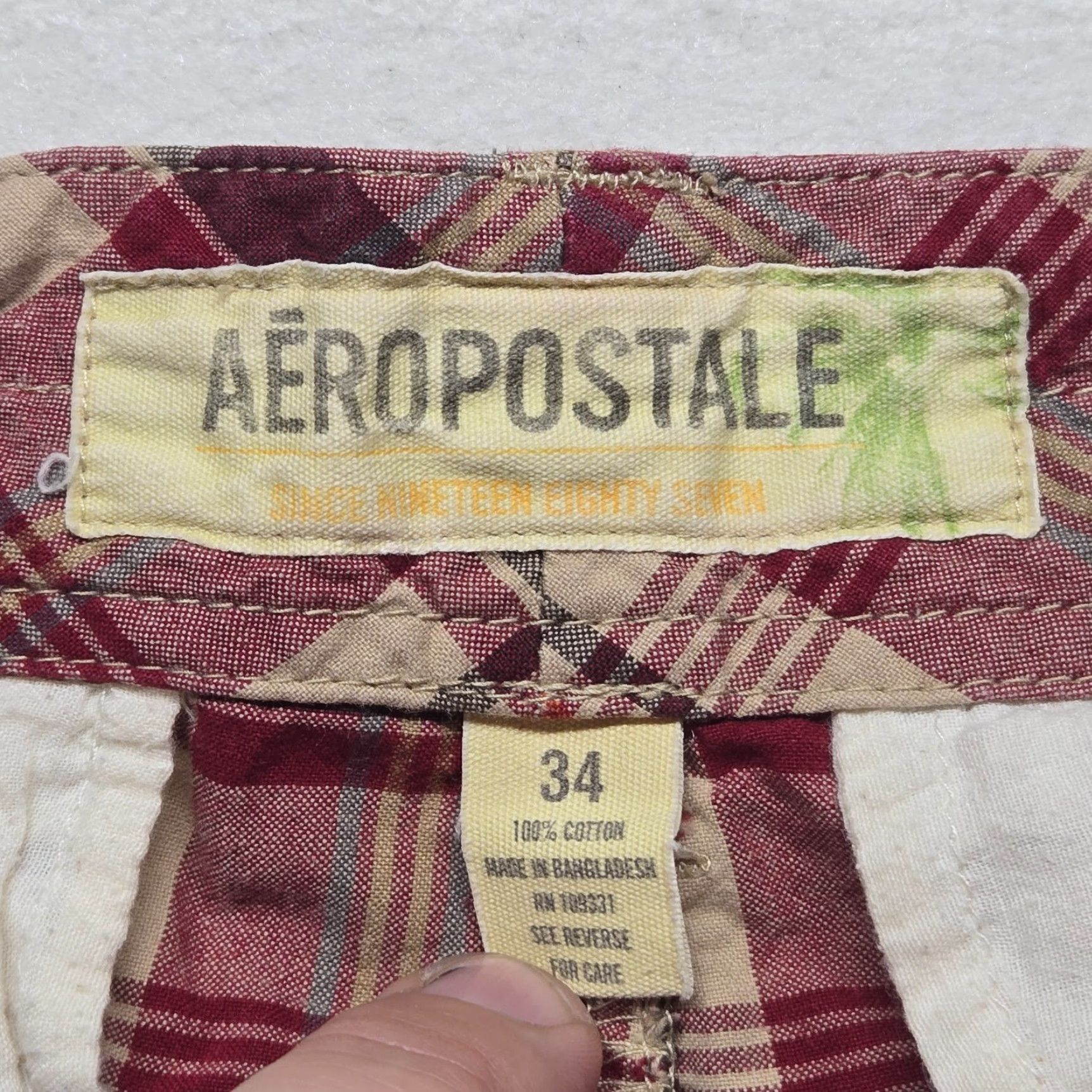 Vintage Aeropostale Shorts Adult Men's Size 34 Red & Beige Plaid Chino 100% Cotton Size US 34 / EU 50 - 2 Thumbnail