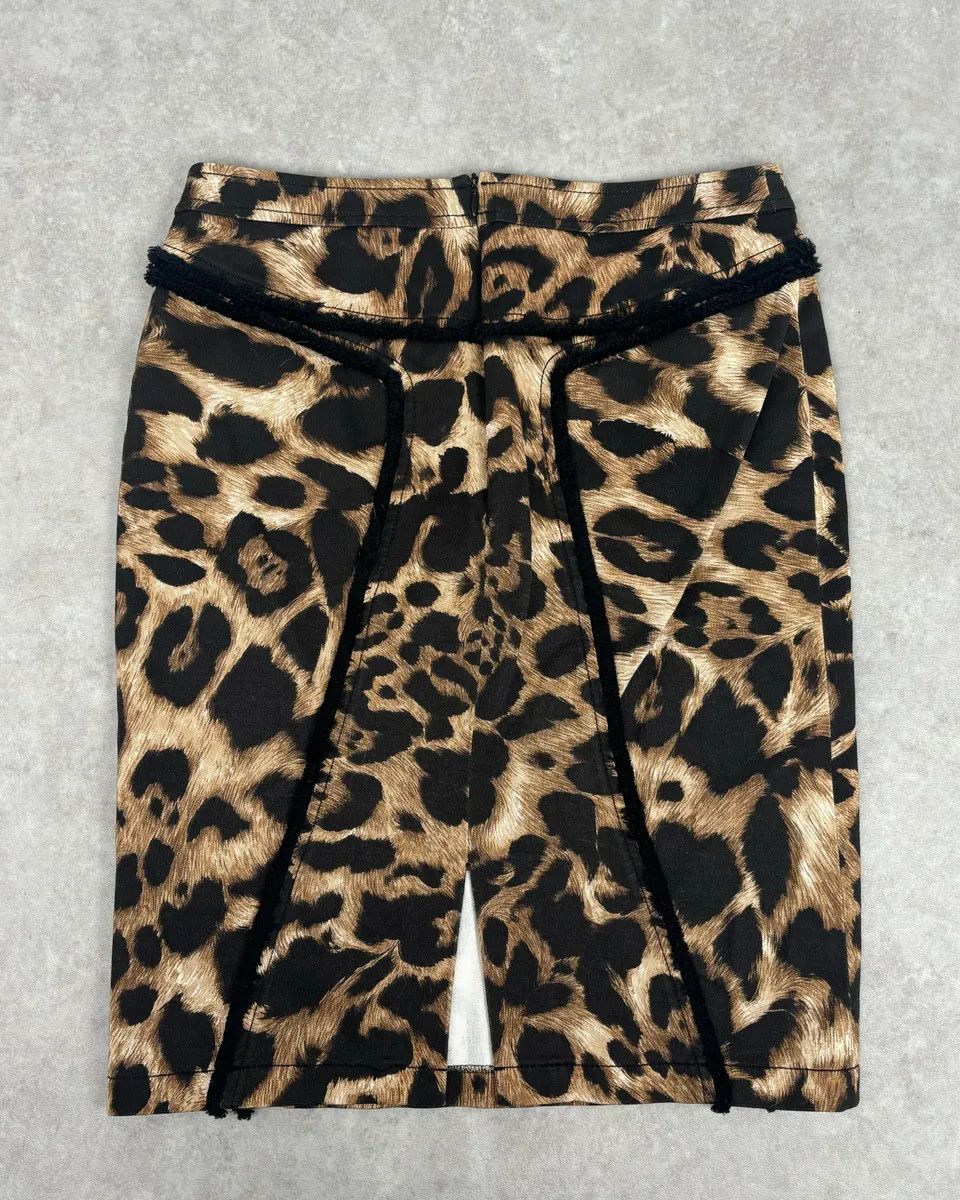 Gianfranco Ferre AW2006 Gianfranco Ferre Beige Leopard Print Blazer & Skirt Set Size M / US 6-8 / IT 42-44 - 16 Thumbnail