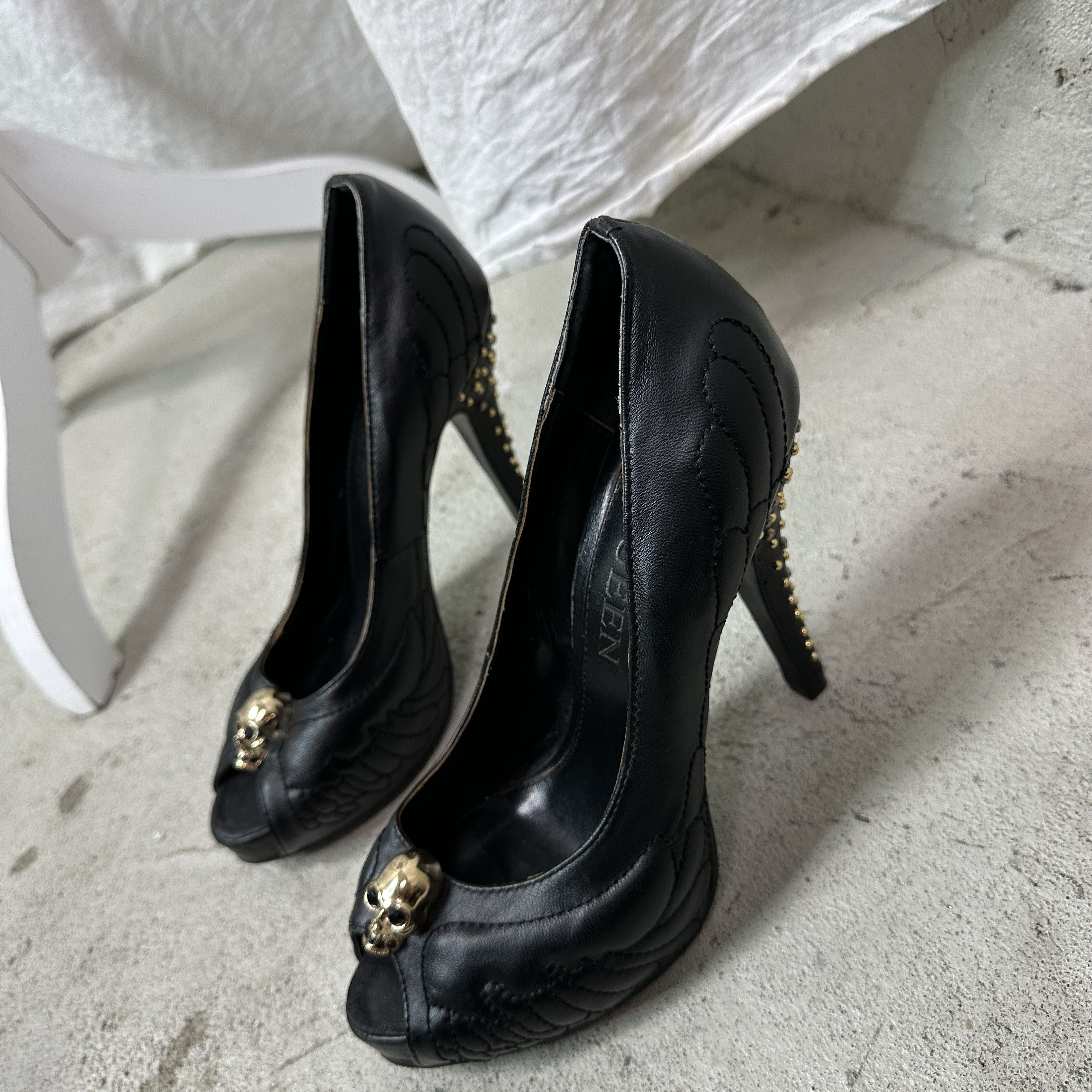 Alexander McQueen Vintage Alexander Mcqueen Peep Toe Skull Leather Heels 00s Size US 9 / IT 39 - 7 Thumbnail