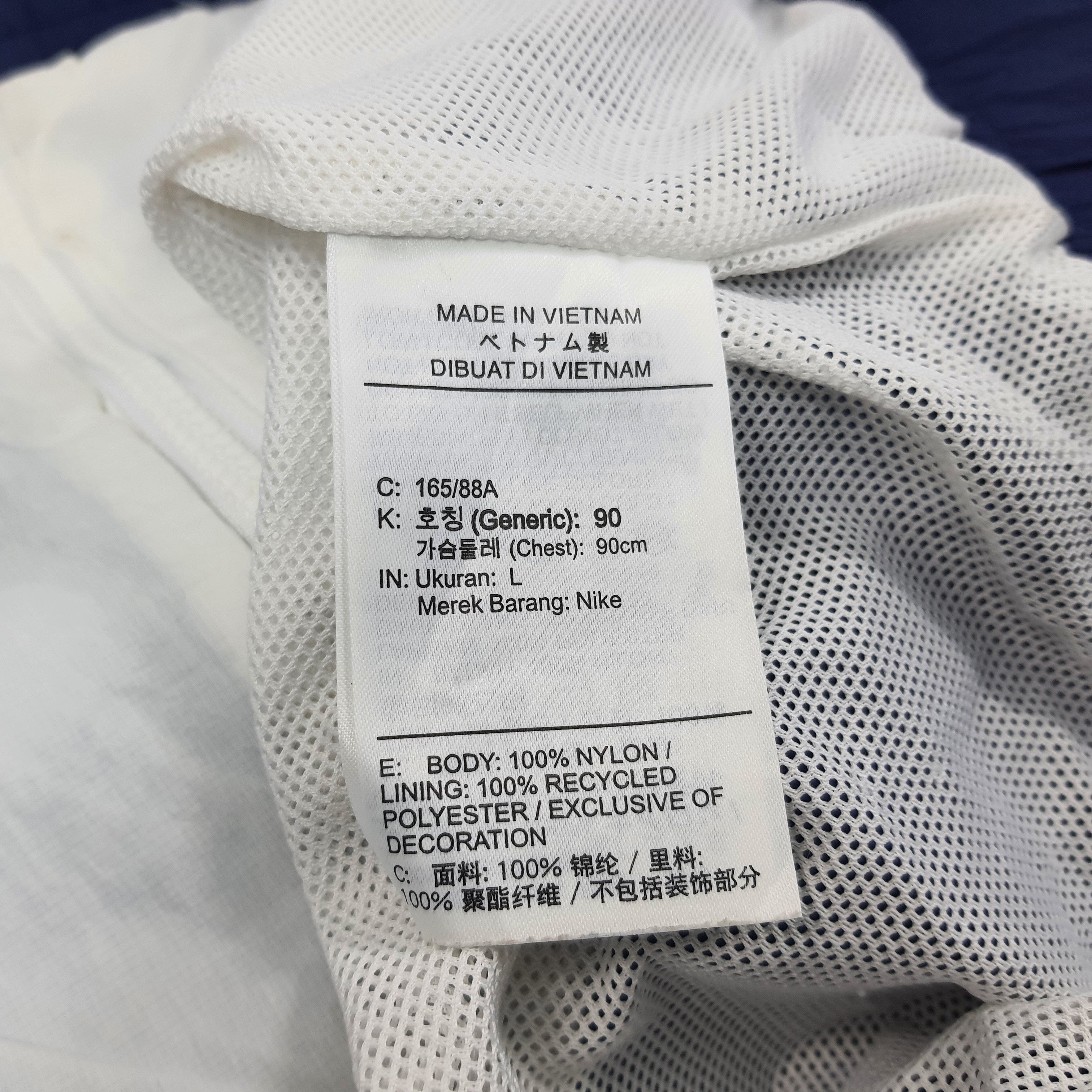 Nike × Vintage Vintage Nike Training Sports Jacket C229N22 Size US XL / EU 56 / 4 - 8 Thumbnail