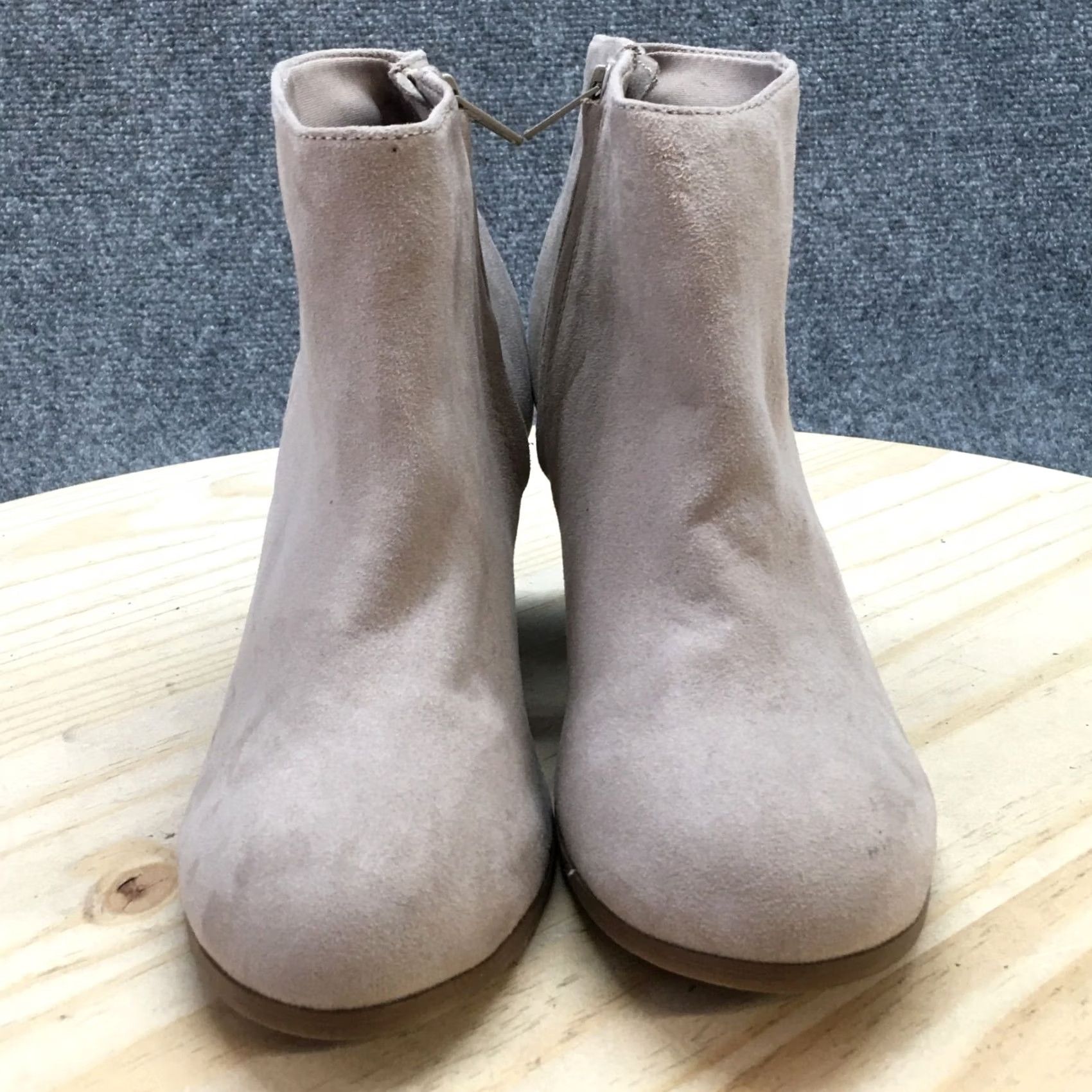 Old Navy Old Navy Boots Women's Sidewalk Ends Ankle Booties Beige Faux Suede Block Heels 8 M Vintage No Size US 8 / IT 38 - 6 Thumbnail