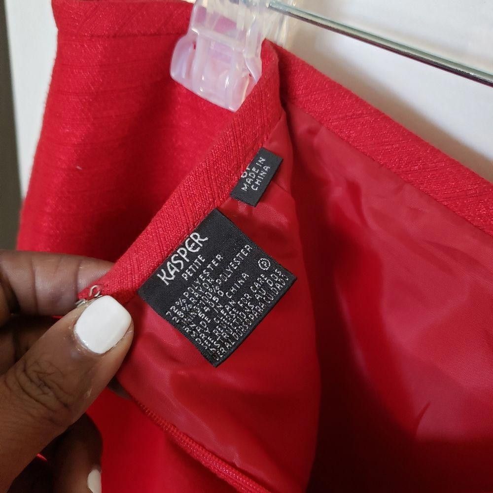 Designer CT1018a Kasper vintage red two piece ladies petite suit Size M / US 6-8 / IT 42-44 - 8 Thumbnail