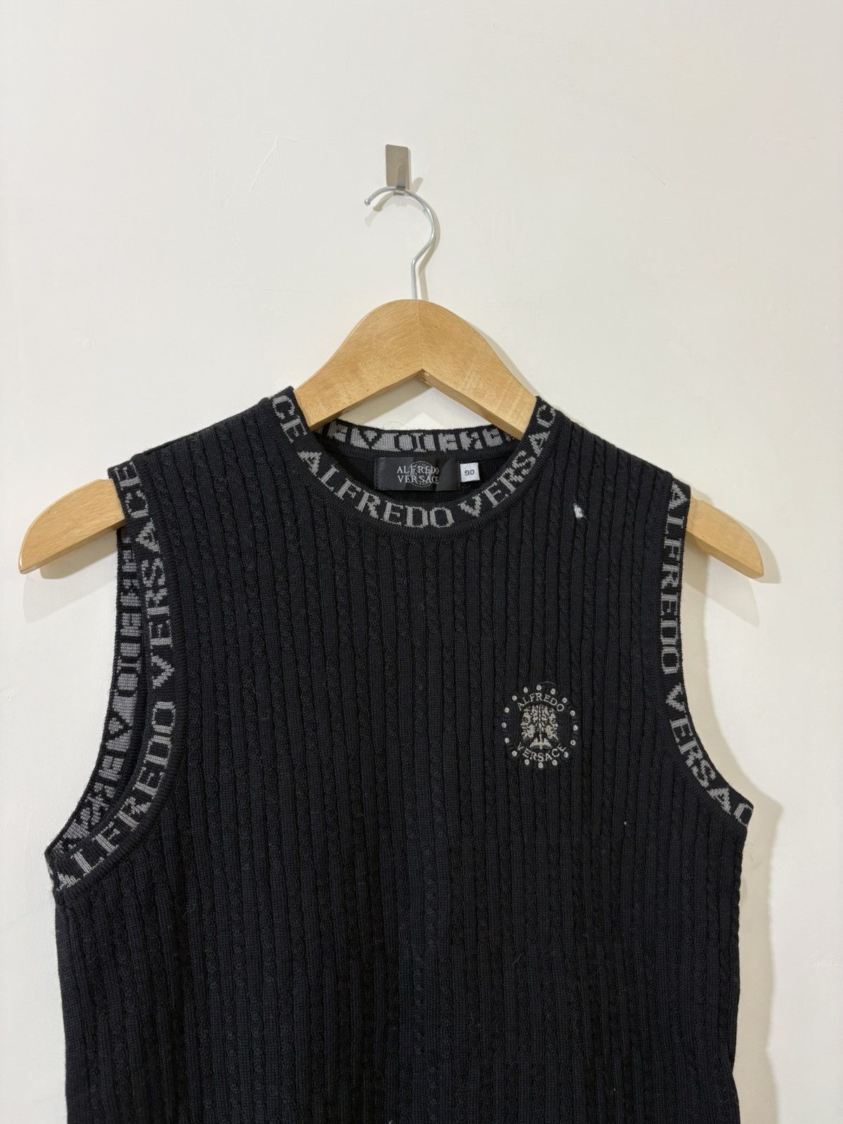 Versace 90s Versace Vest knit y2k style Size S / US 4 / IT 40 - 2 Thumbnail