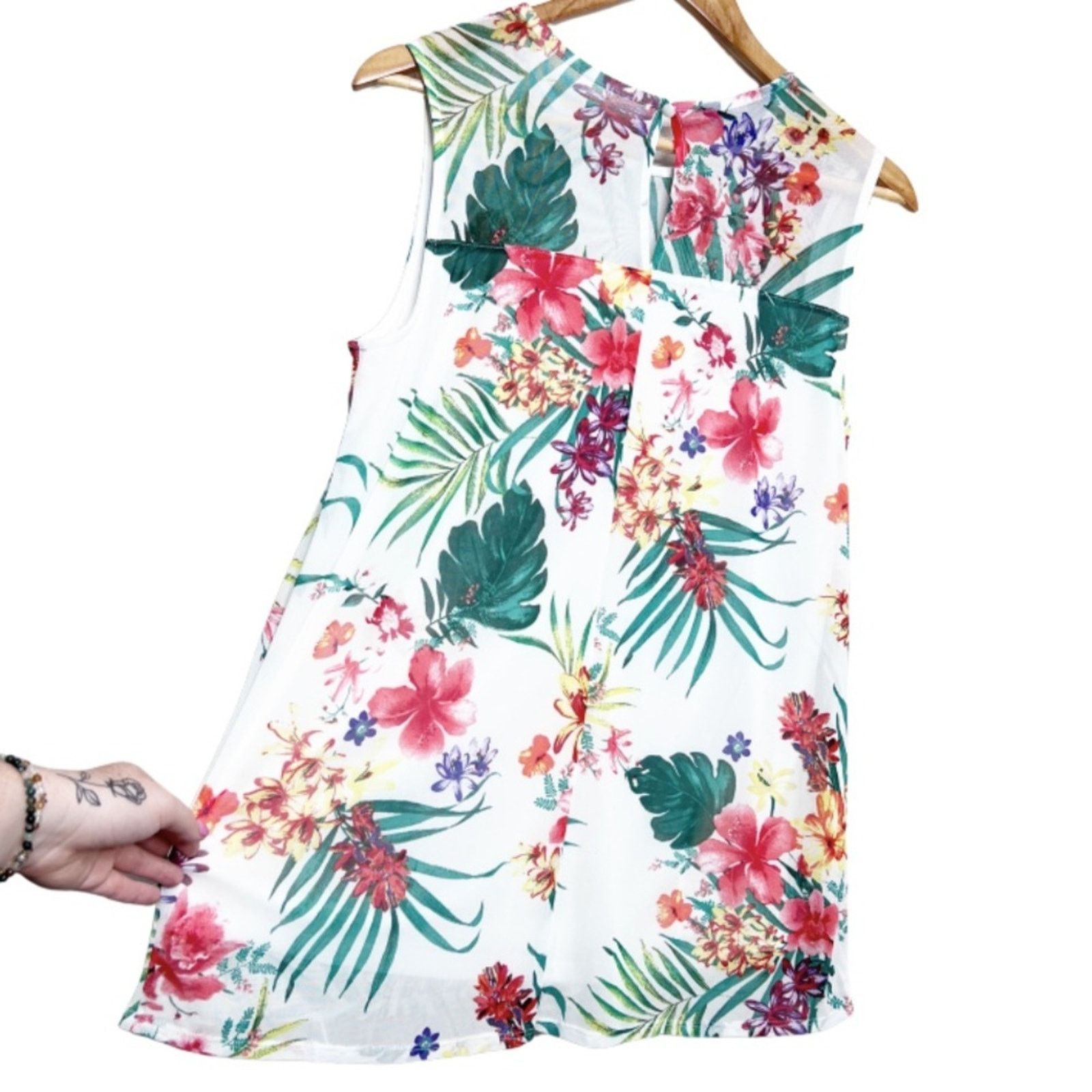 Apt. 9 New with Tag Women’s APT 9 Tropical Print Ruffle Tank Top Size M / US 6-8 / IT 42-44 - 8 Thumbnail
