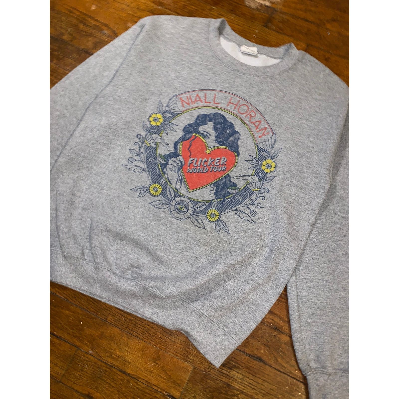 Band Tees Niall Horan Flicker World Tour Crewneck Sweatshirt S Grey Size US S / EU 44-46 / 1 - 2 Thumbnail