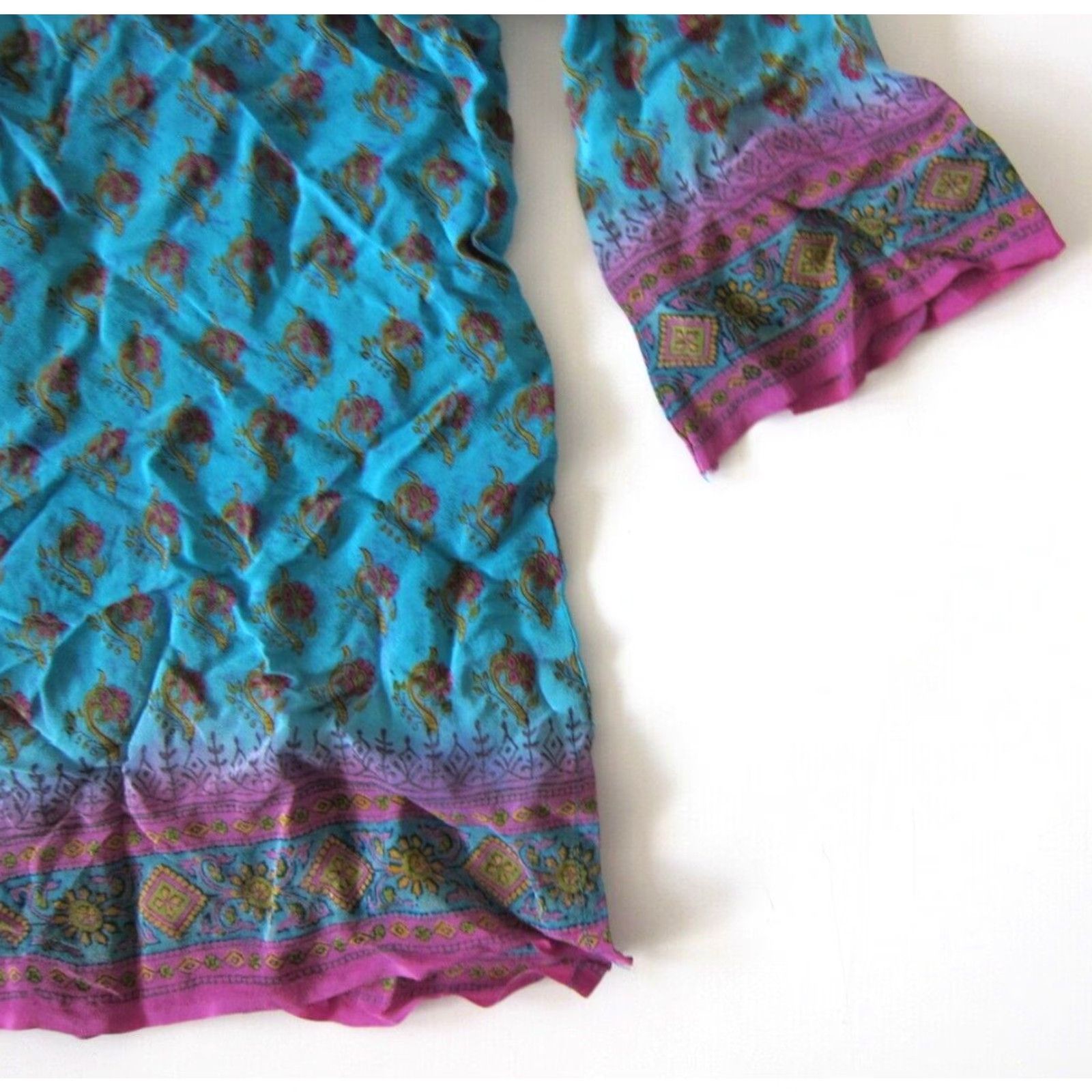 Vintage Vintage Silk Blue Pink Paisley Floral 3/4 Sleeve Tunic Peasant Blouse S Nike Shirt Size S / US 4 / IT 40 - 6 Thumbnail