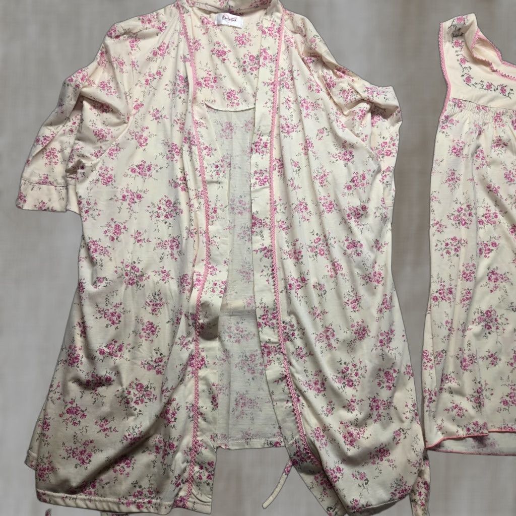 Vintage Body Touch Pajama Set Shirt Women XL Ivory Floral Pattern Sleep Set Flowers 90s (not applicable) Size ONE SIZE - 1 Thumbnail