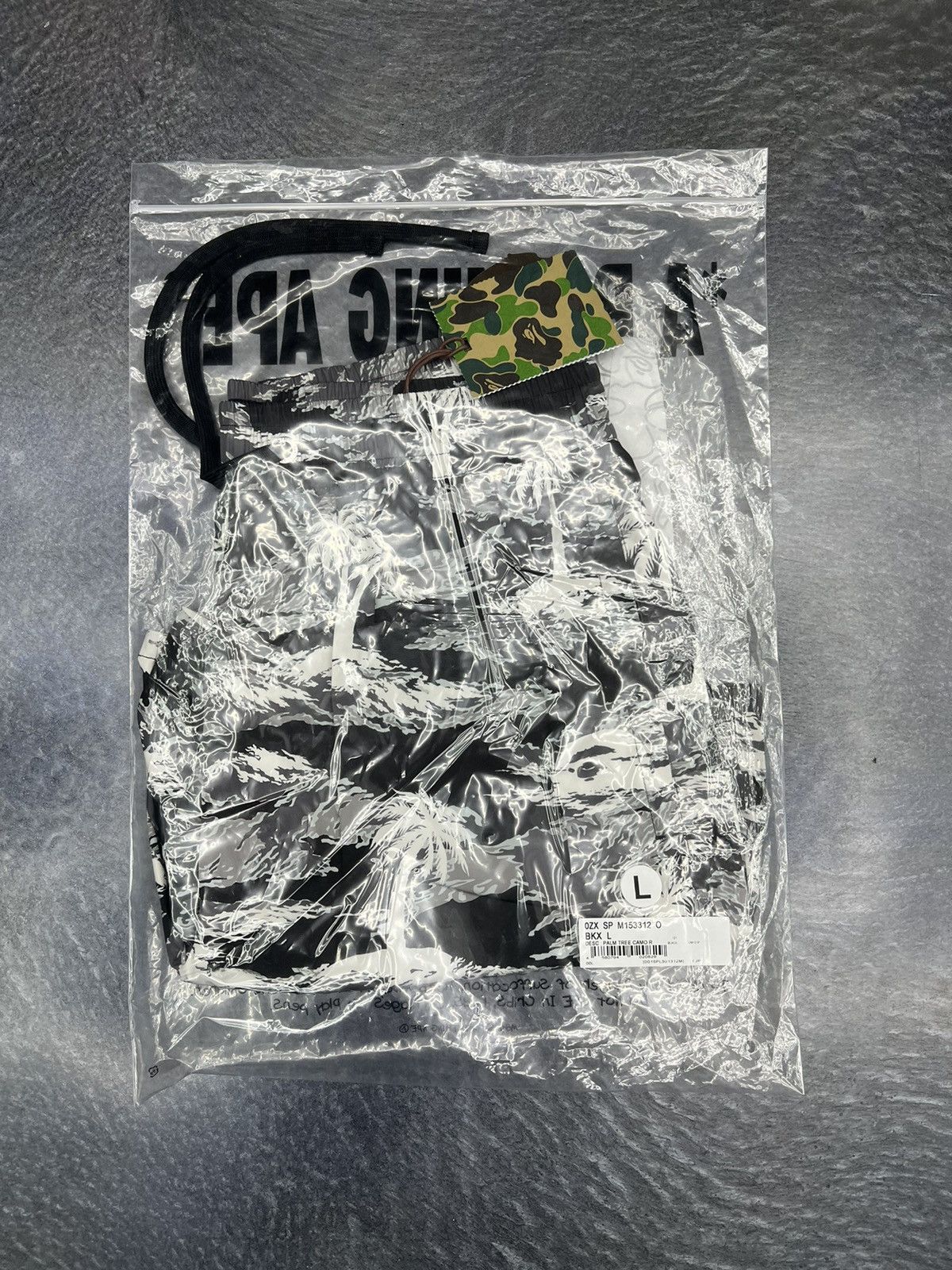 Bape Bape Palm Tree Camo Beach Shorts Size US 34 / EU 50 - 7 Thumbnail