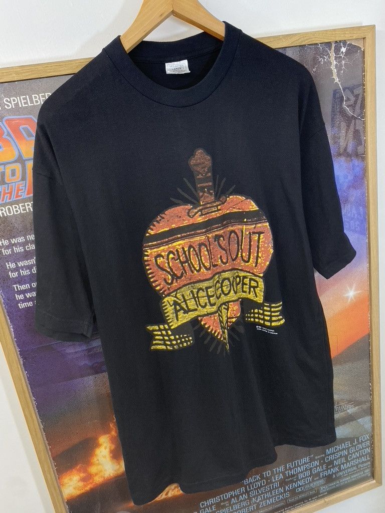 Band Tees × Brockum × Vintage 1991 Vintage Alice Cooper Schools Out Heart Dagger T Shirt Size US L / EU 52-54 / 3 - 4 Thumbnail