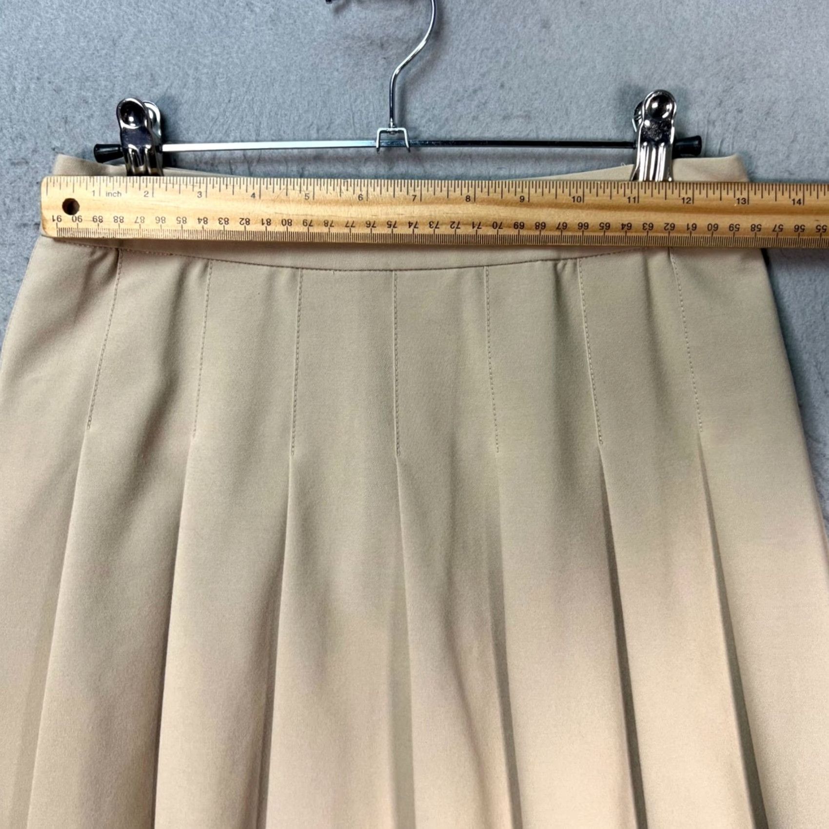 Vintage Sunday Best Beige Pleated Mini Skirt Womens 4 Recycled Polyester Blend Wool? No—Polyester Blend Skirt Casual Summer Spring Short 4 Womens Size 27" / US 4 / IT 40 - 5 Thumbnail