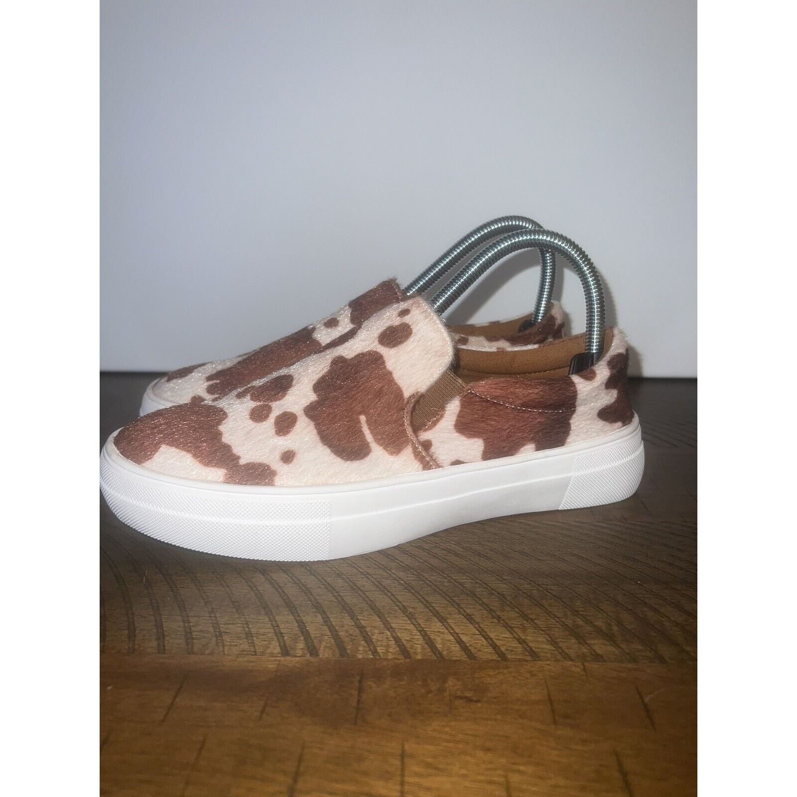 Matisse Matisse Women's Molly Sneakers Size 6 Cow Print Shoes Brown Size US 6 / IT 36 - 1 Thumbnail